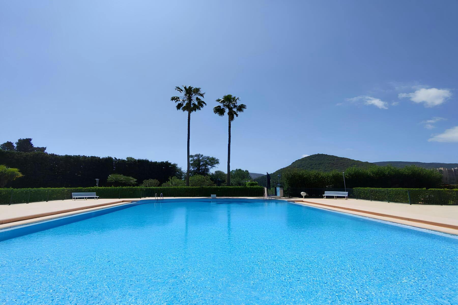 Студія за оренду для 1 250 EUR на місяць у Mandelieu-la-Napoule, Allée des Clubs