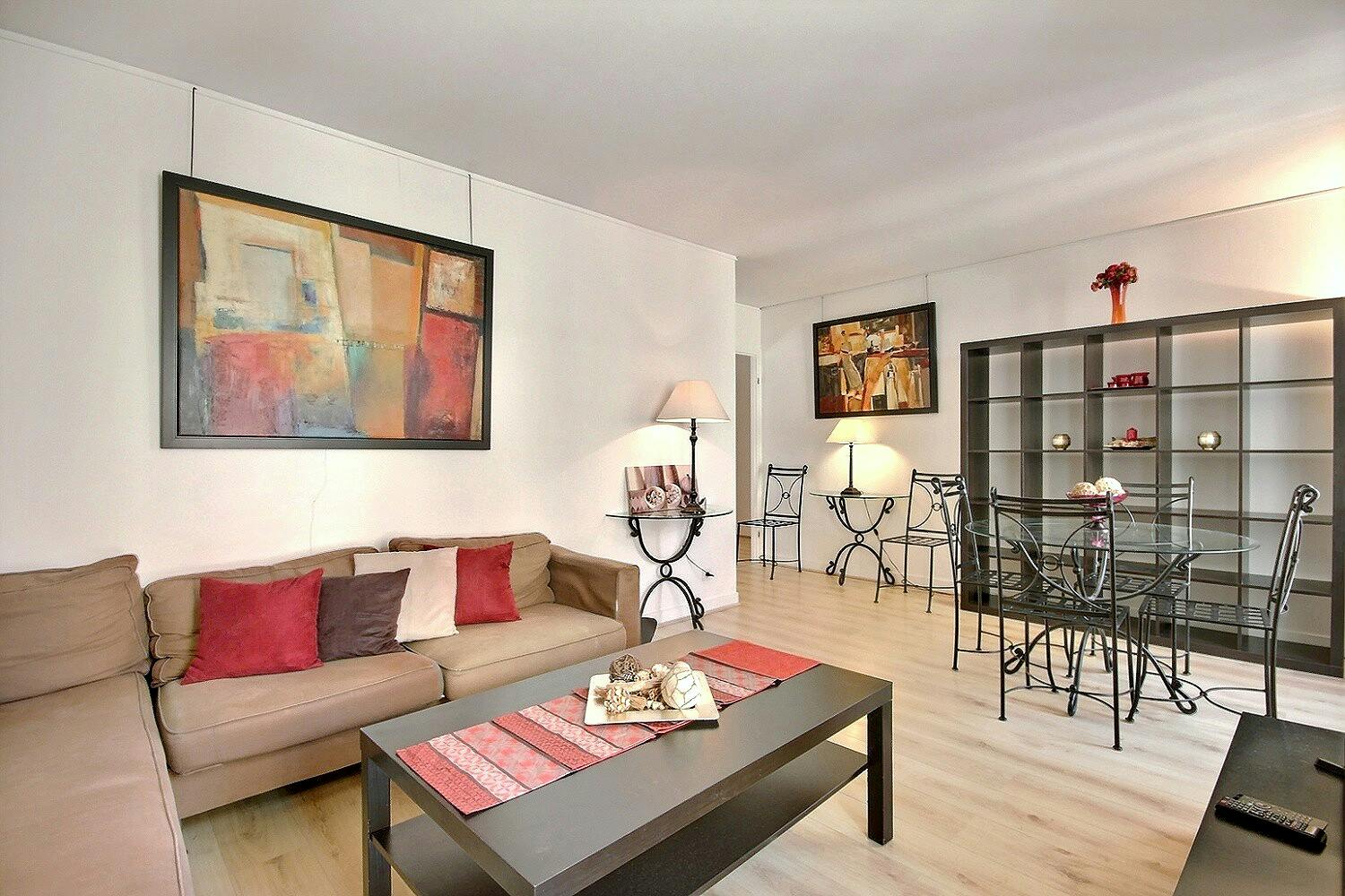 Apartment for rent for €2,150 per month in Paris, Rue Daguerre