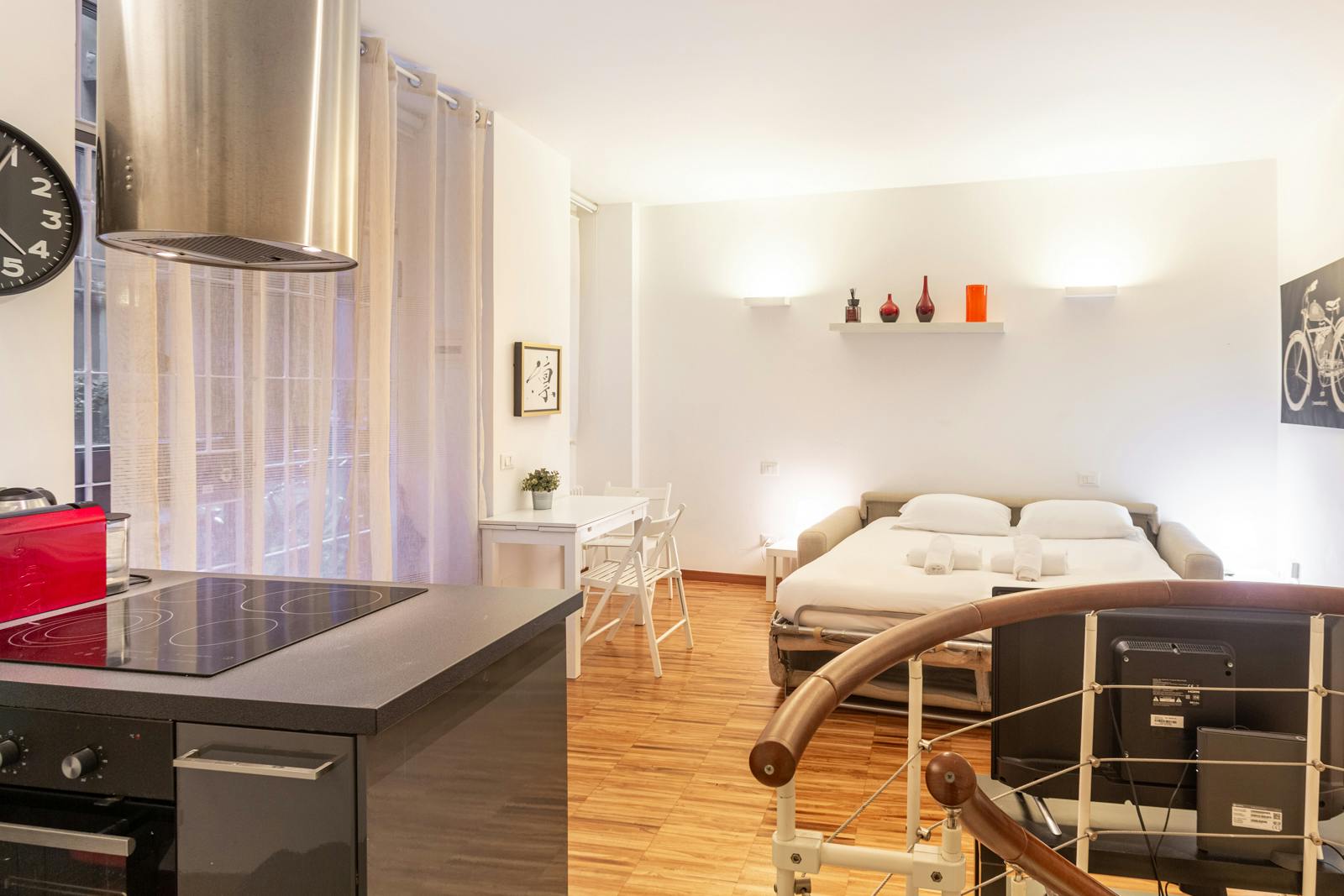 Studio for rent for €2,500 per month in Milan, Via Stampa