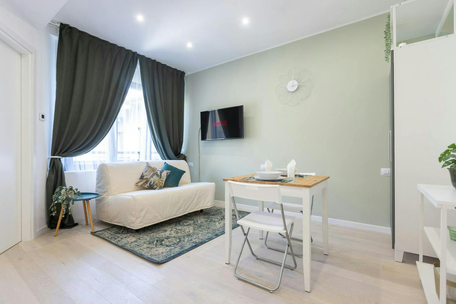 Appartement te huur voor € 950 per maand in Milan, Via Cesare Arici