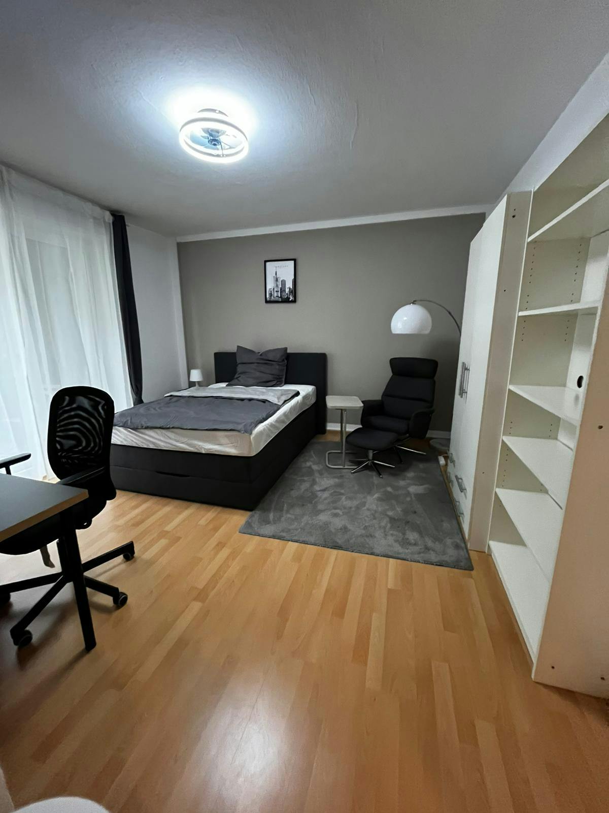 Private room for rent for €735 per month in Frankfurt am Main, Robert-Mayer-Straße