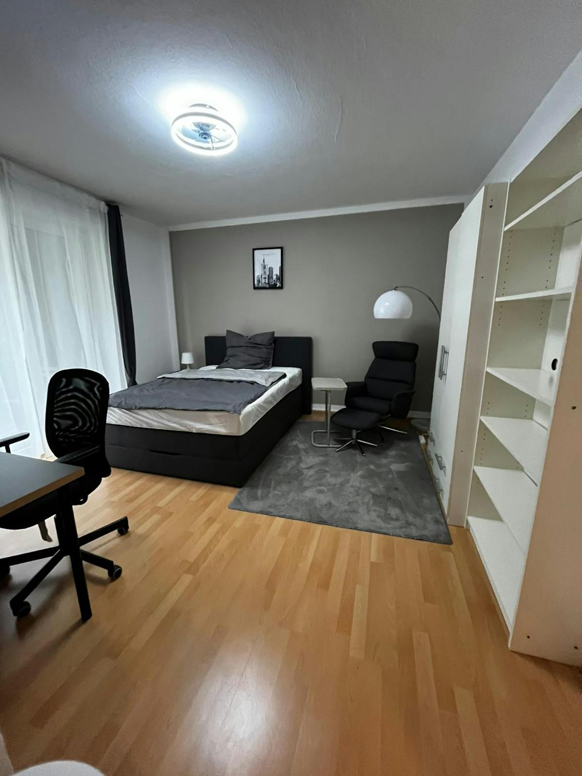 Robert-Mayer-Straße, Frankfurt am Main preview