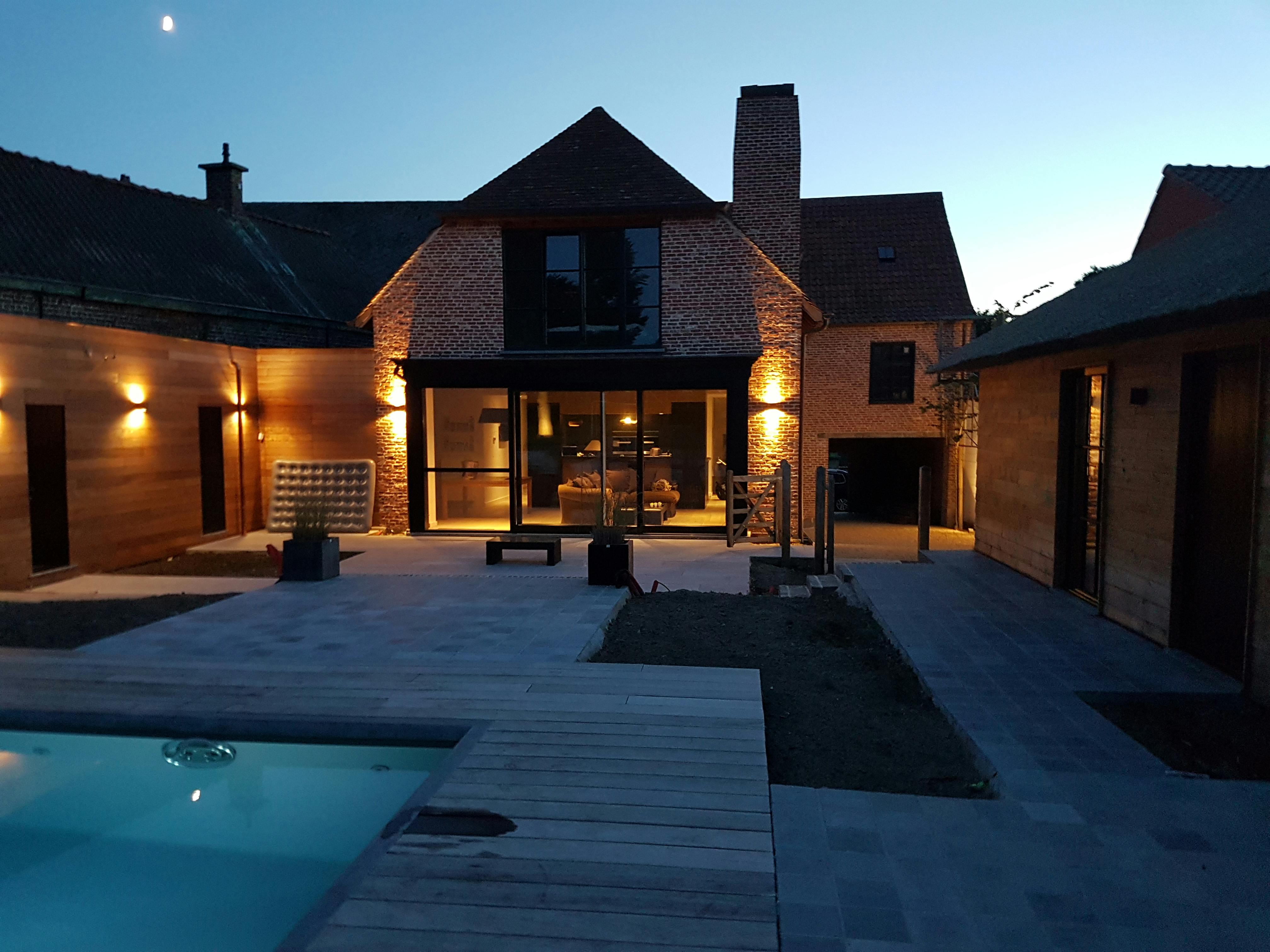 Дом сдается в аренду за 2 500 € в месяц в Gavere, Sint Pietersstraat