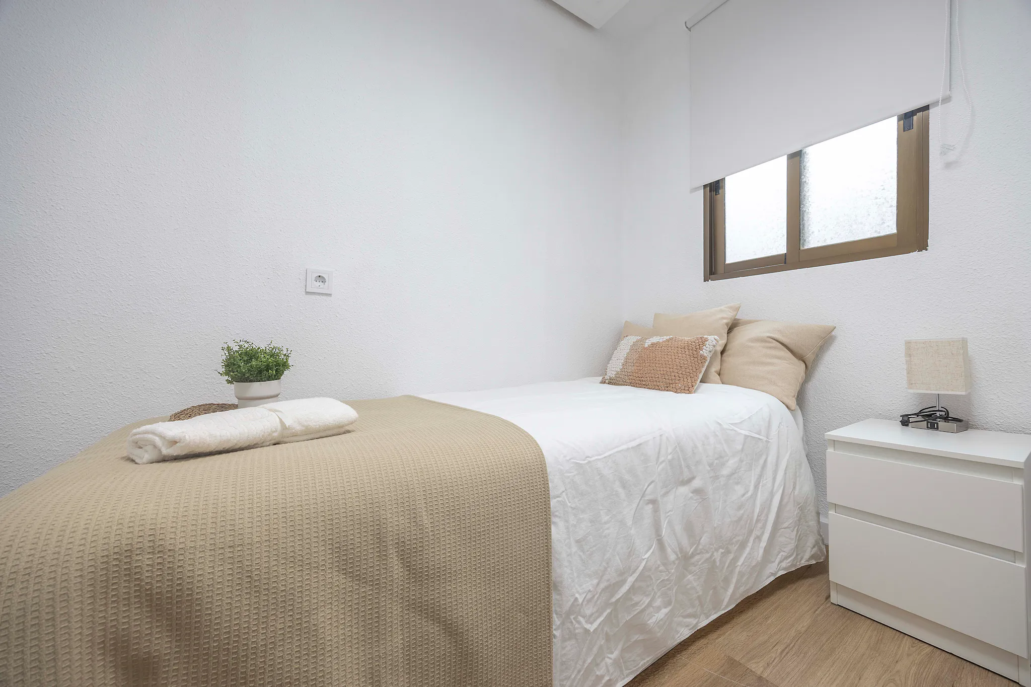 Carrer de Dolores Alcaide, Valencia preview