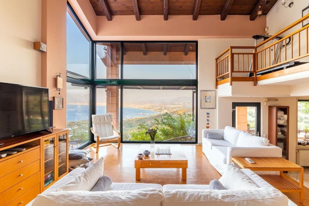 Hus att hyra för 3 000 € i månaden i Irákleion, Kritis