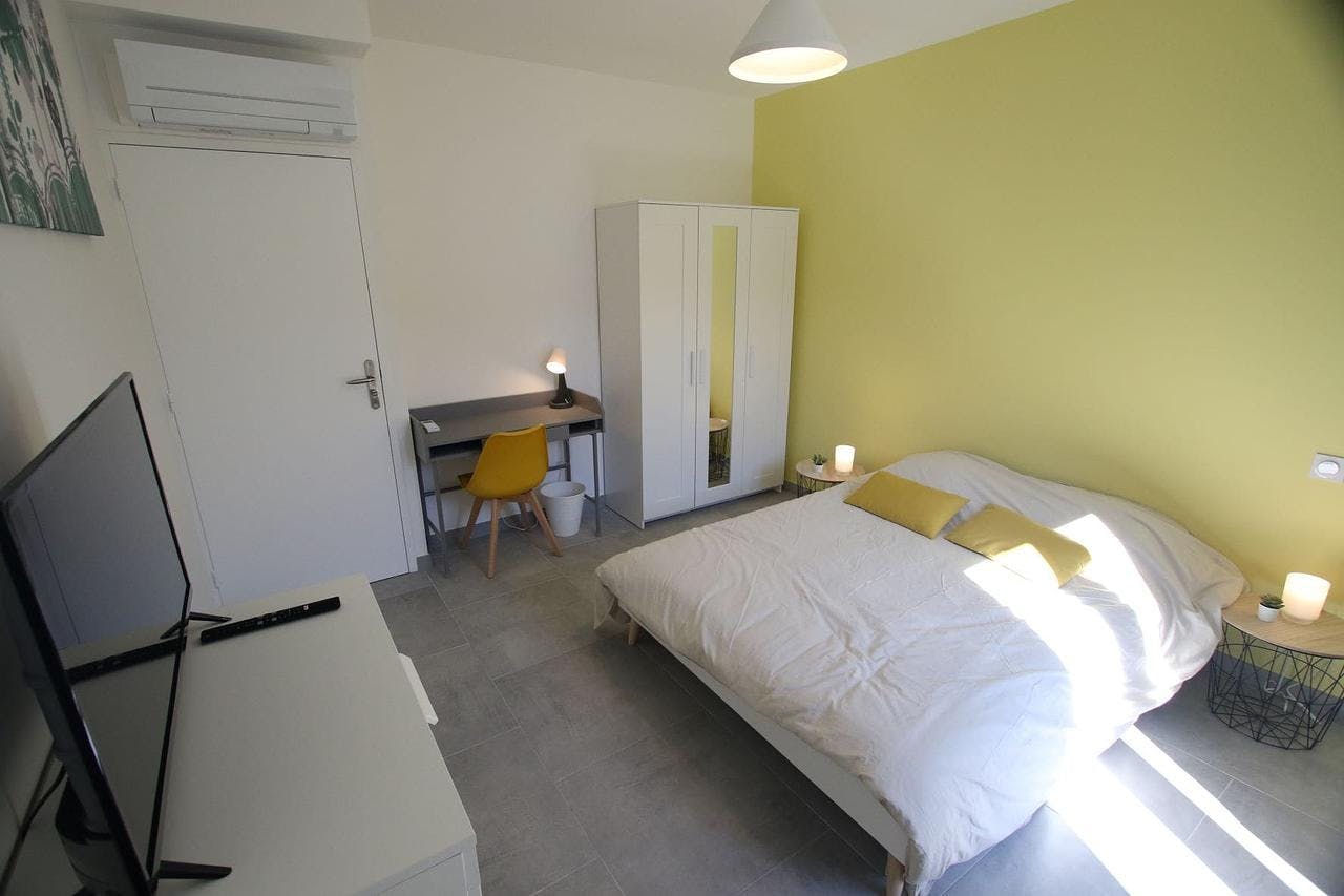Private room for rent on Avenue de Valbourdin, Toulon - Visning 4