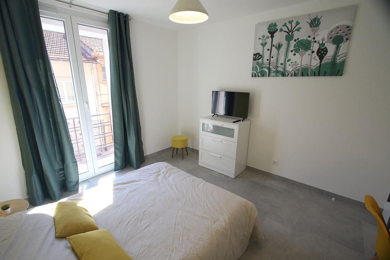 Private room for rent on Avenue de Valbourdin, Toulon - Visning 5