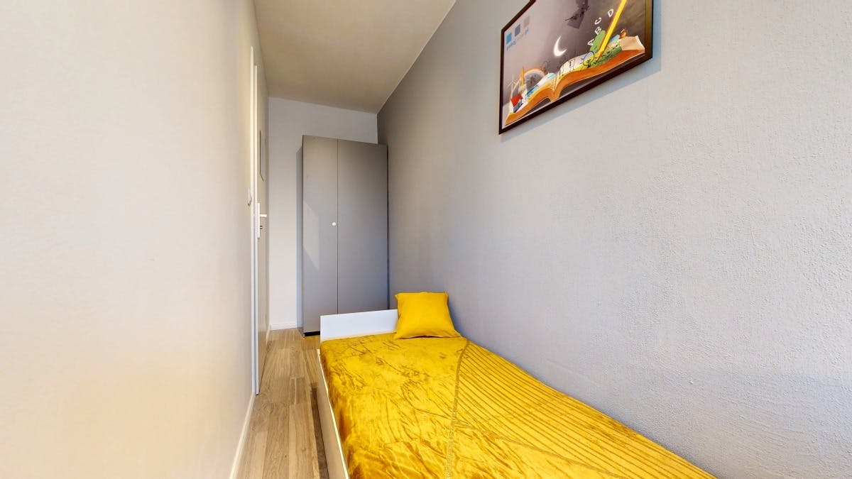 Krasiczyńska, Warsaw preview