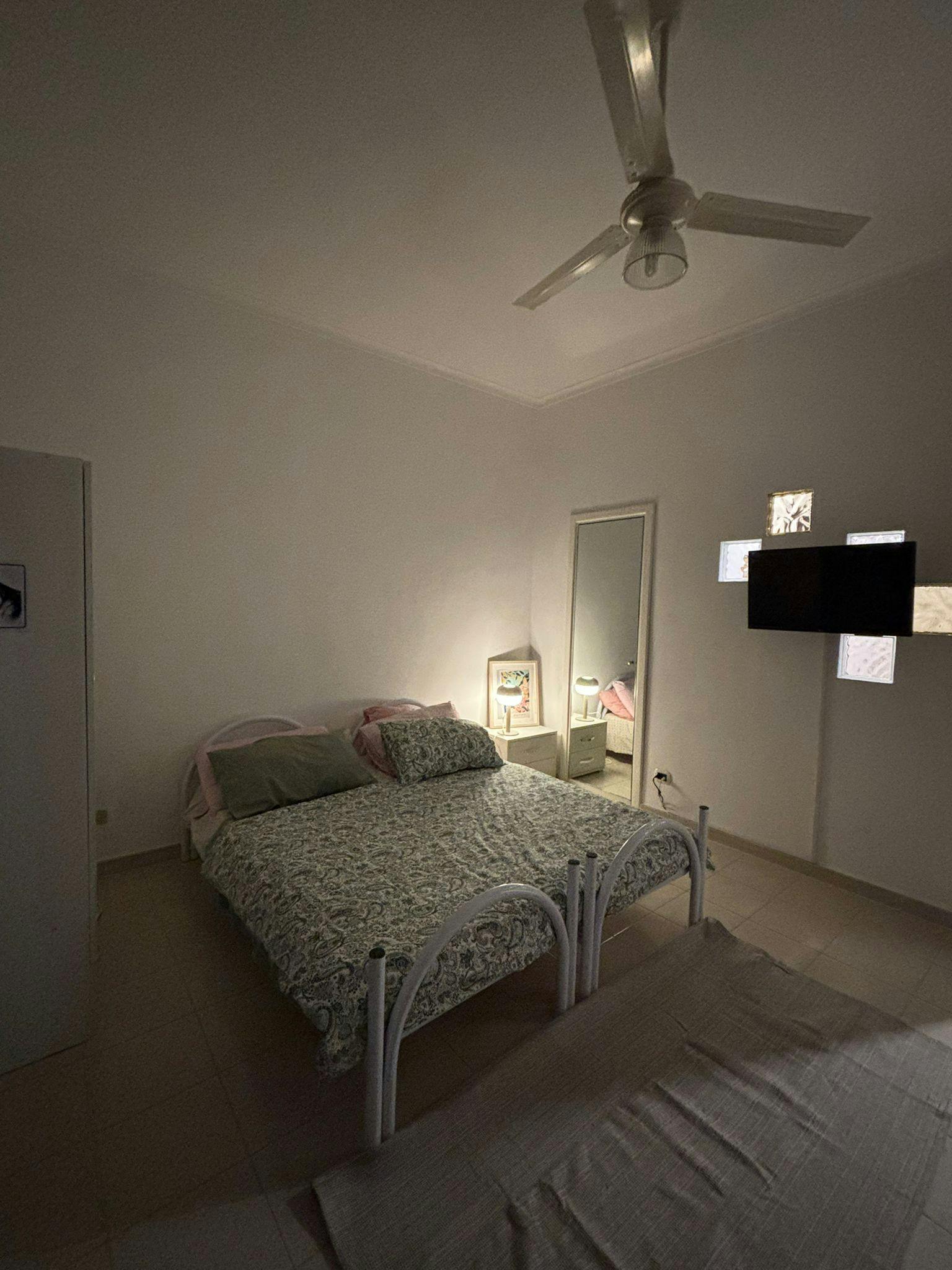 WG-Zimmer zu mieten für 450 € pro Monat in Naples, Via Consalvo