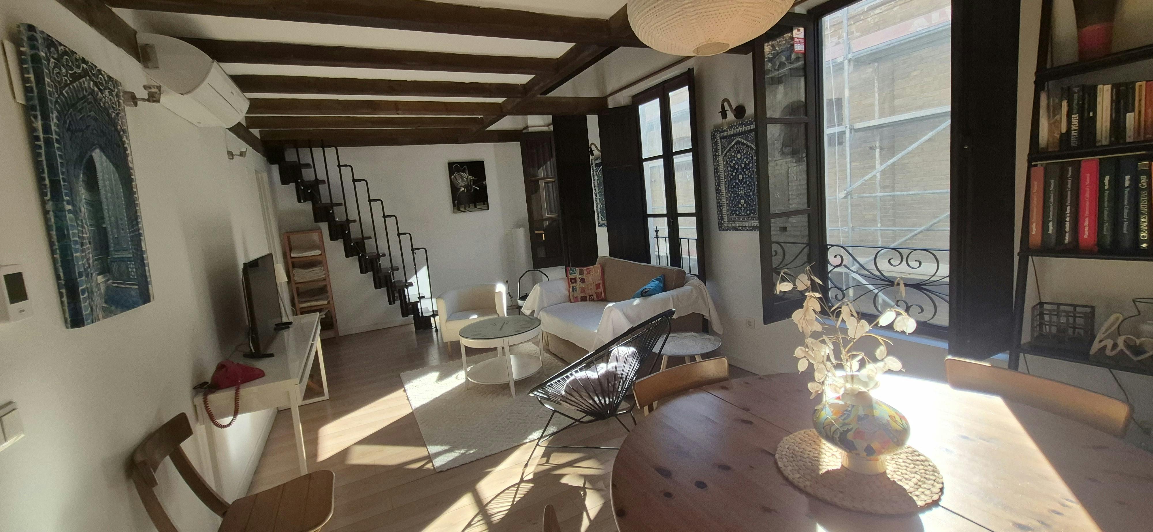 Apartment for rent for €1,000 per month in Granada, Calle San Juan de los Reyes