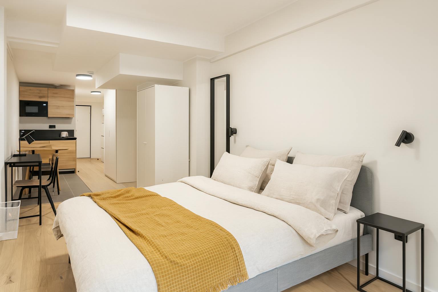 Studio zu mieten für 1.300 € pro Monat in Clichy, Rue Fernand Pelloutier