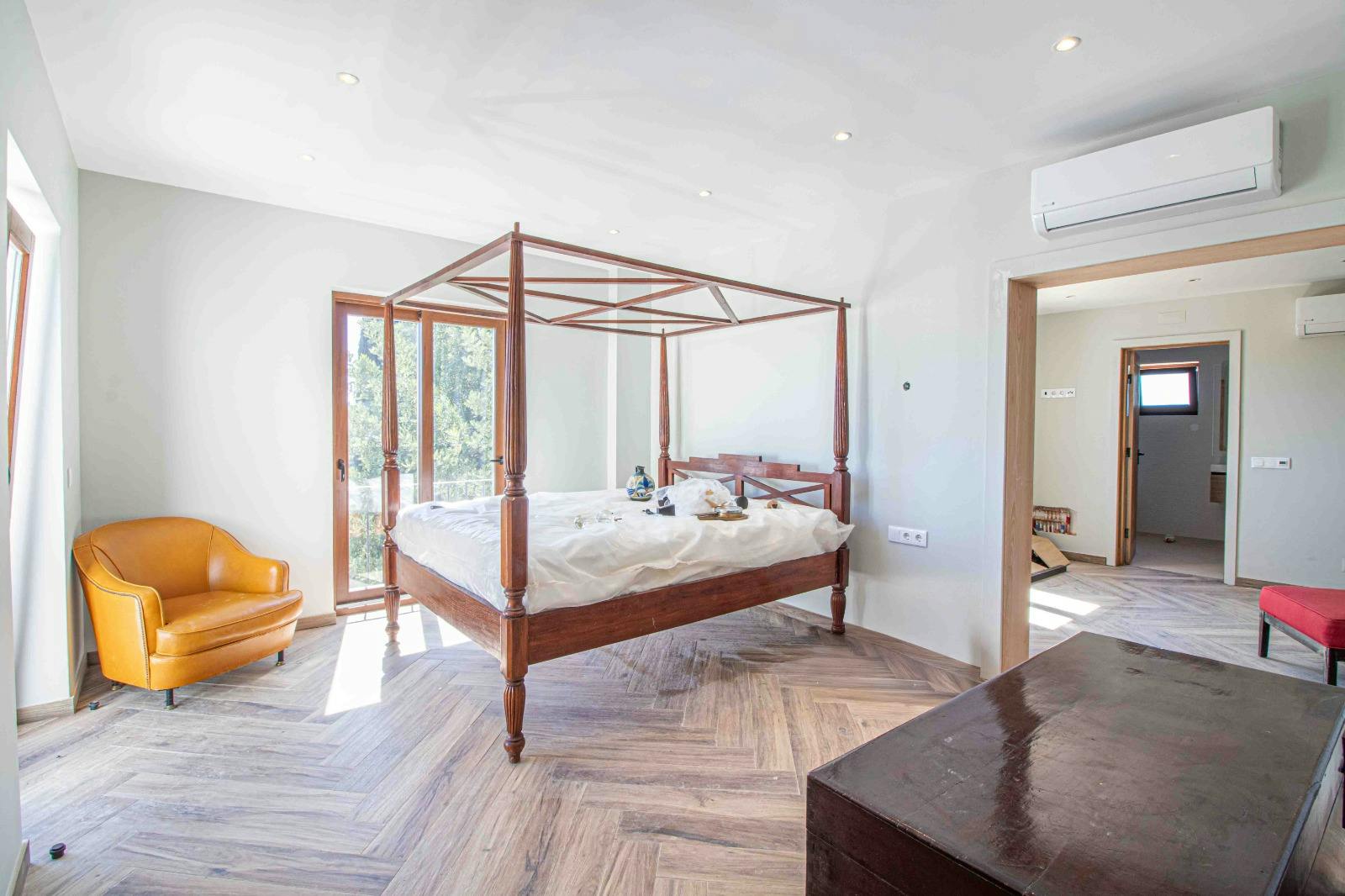 Private room for rent for €2,400 per month in Loulé, Rua do Carcavai