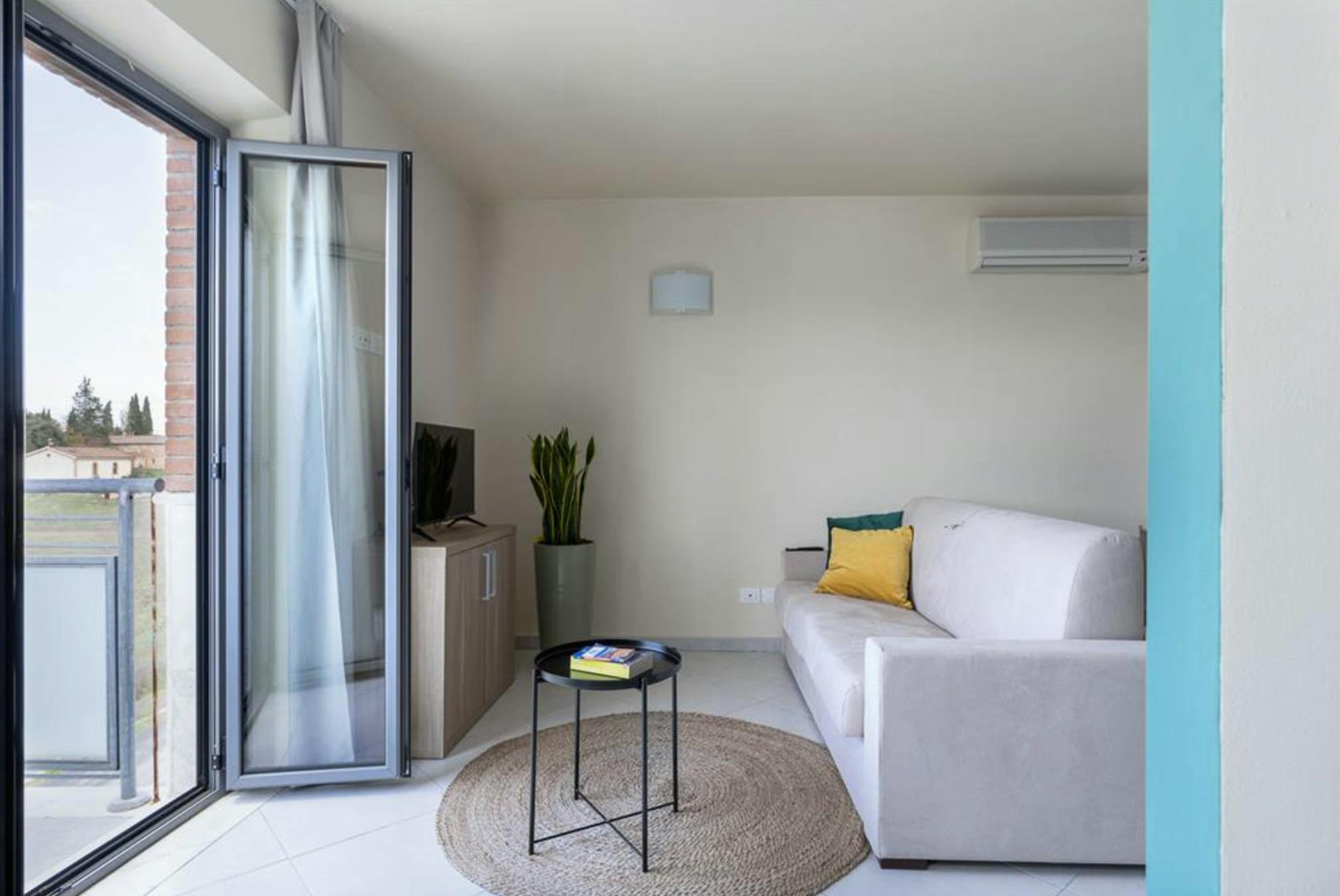 Via V. Perugini, San Rocco a Pilli preview