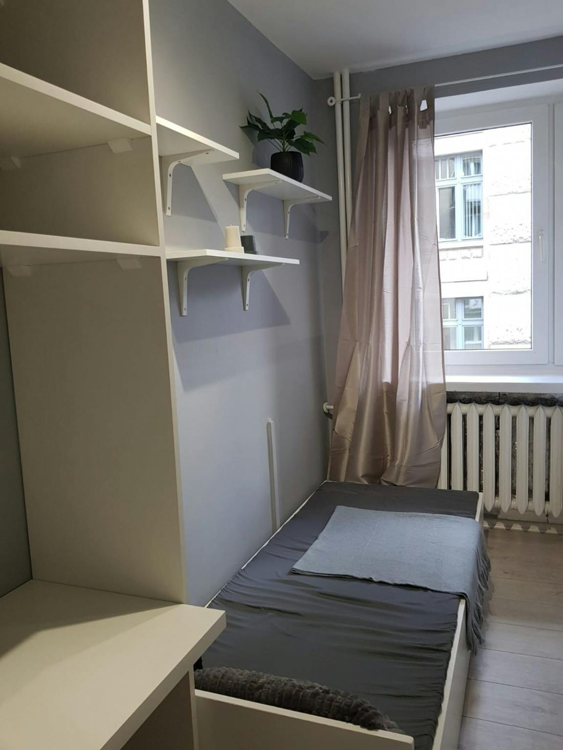 Kredytowa, Warsaw preview