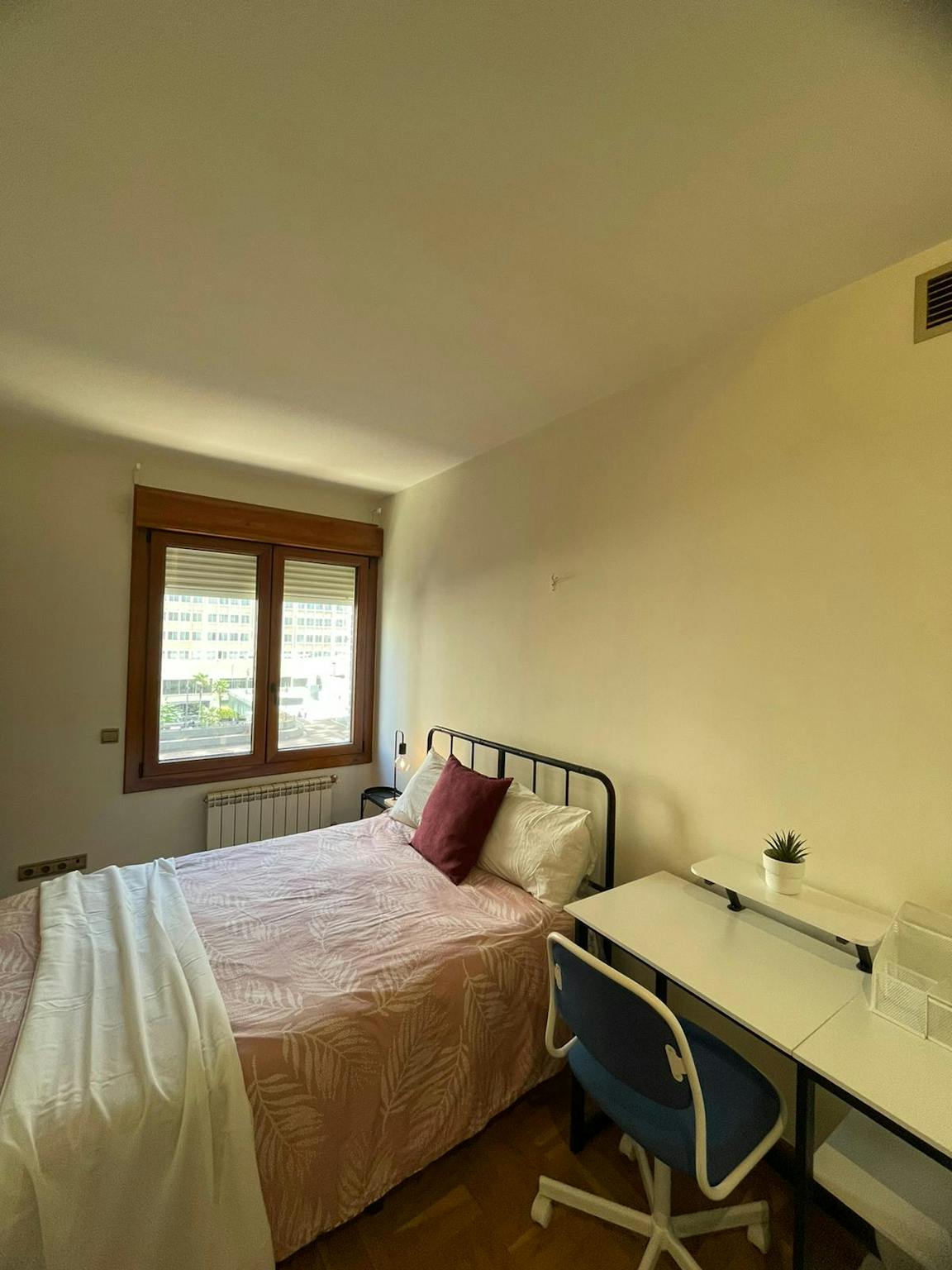 Calle de Orense, Madrid preview