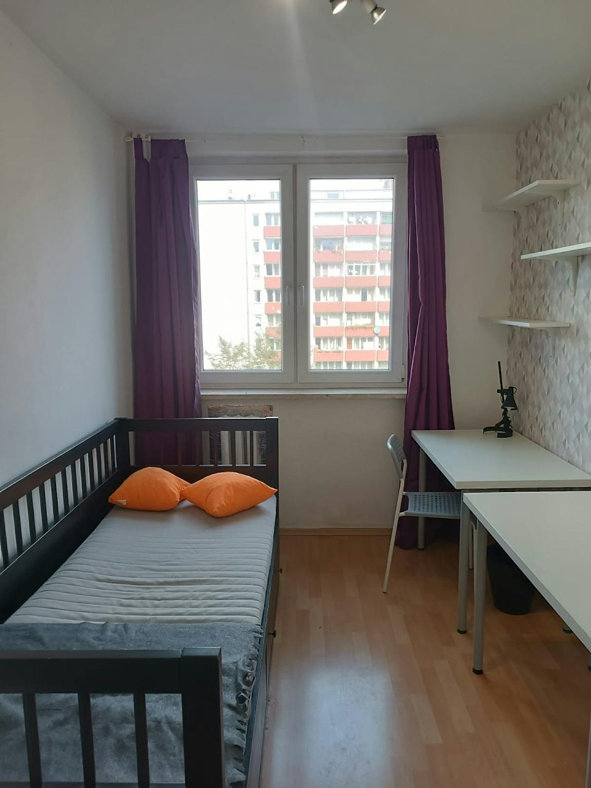 Oskara Langego, Warsaw preview