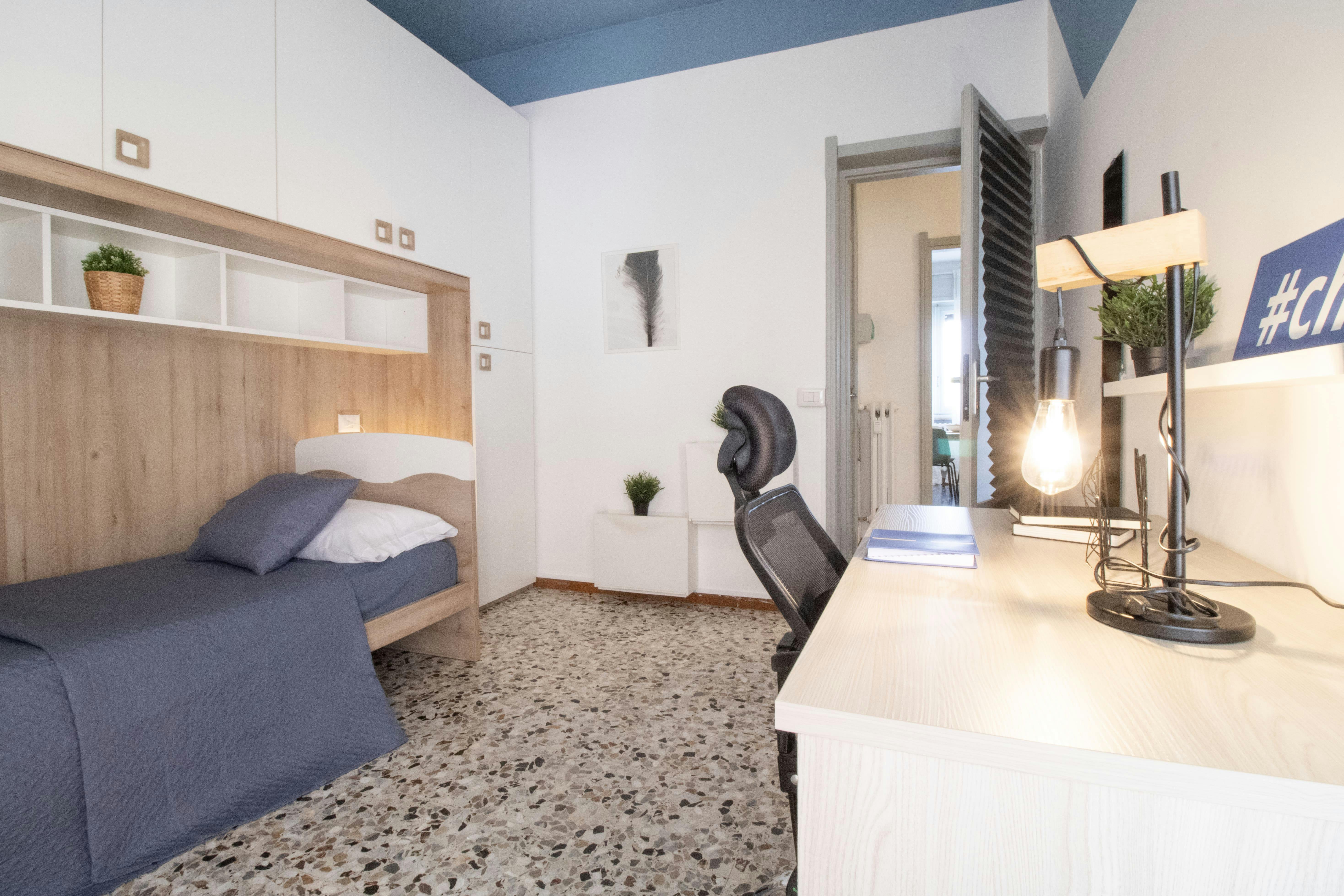 Pokój prywatny do wynajęcia za 560 € miesięcznie w mieście Pavia, Via Luigi Robecchi Brichetti