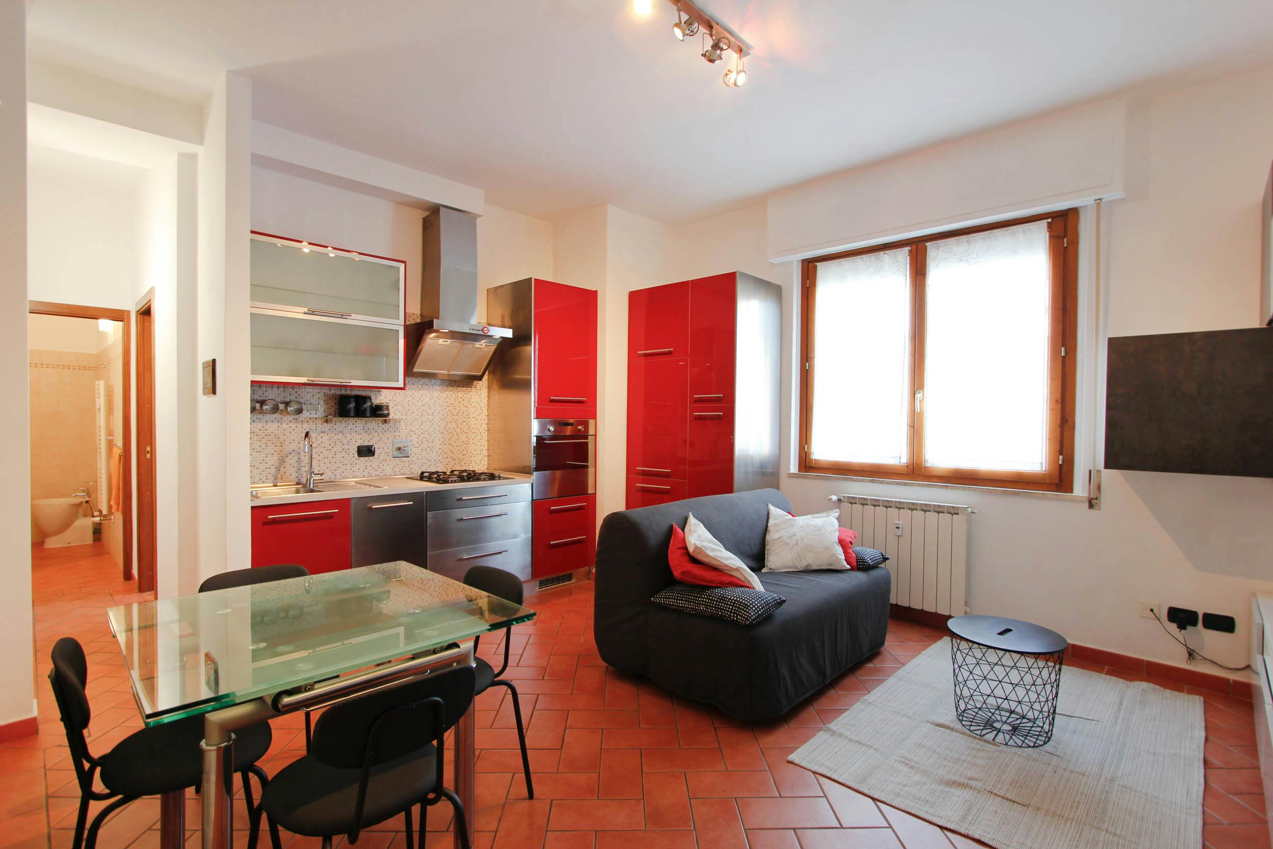 Appartement te huur voor € 1.240 per maand in Florence, Via Pratovecchio