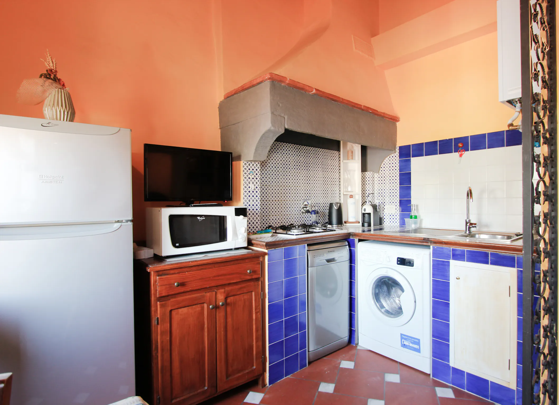 2-Bedroom Apartment in Via Dell Agnolo, Florence (1659323) ROOM 2