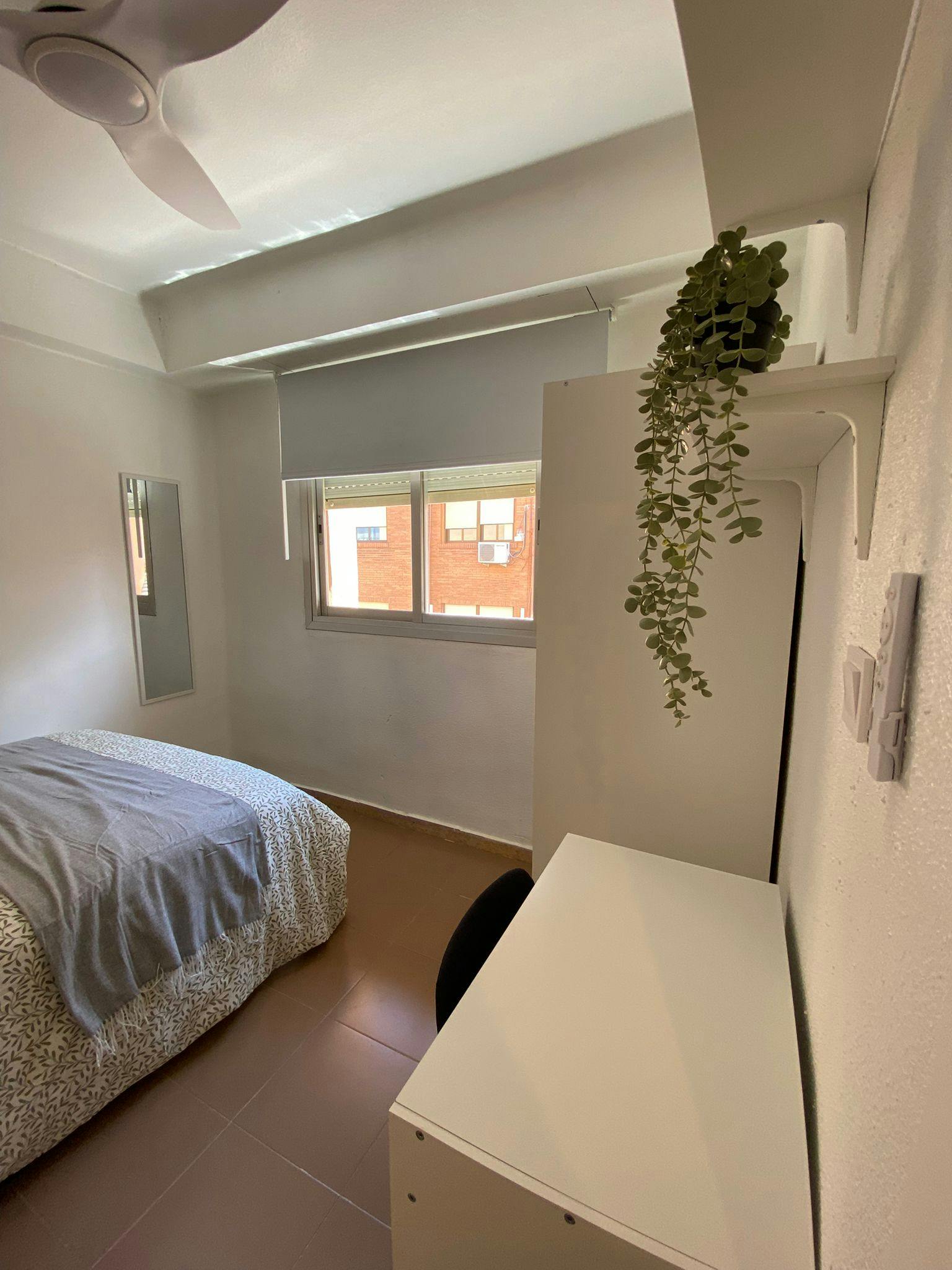 Single room Xirivella, 1 bed, 5m² — photo 8