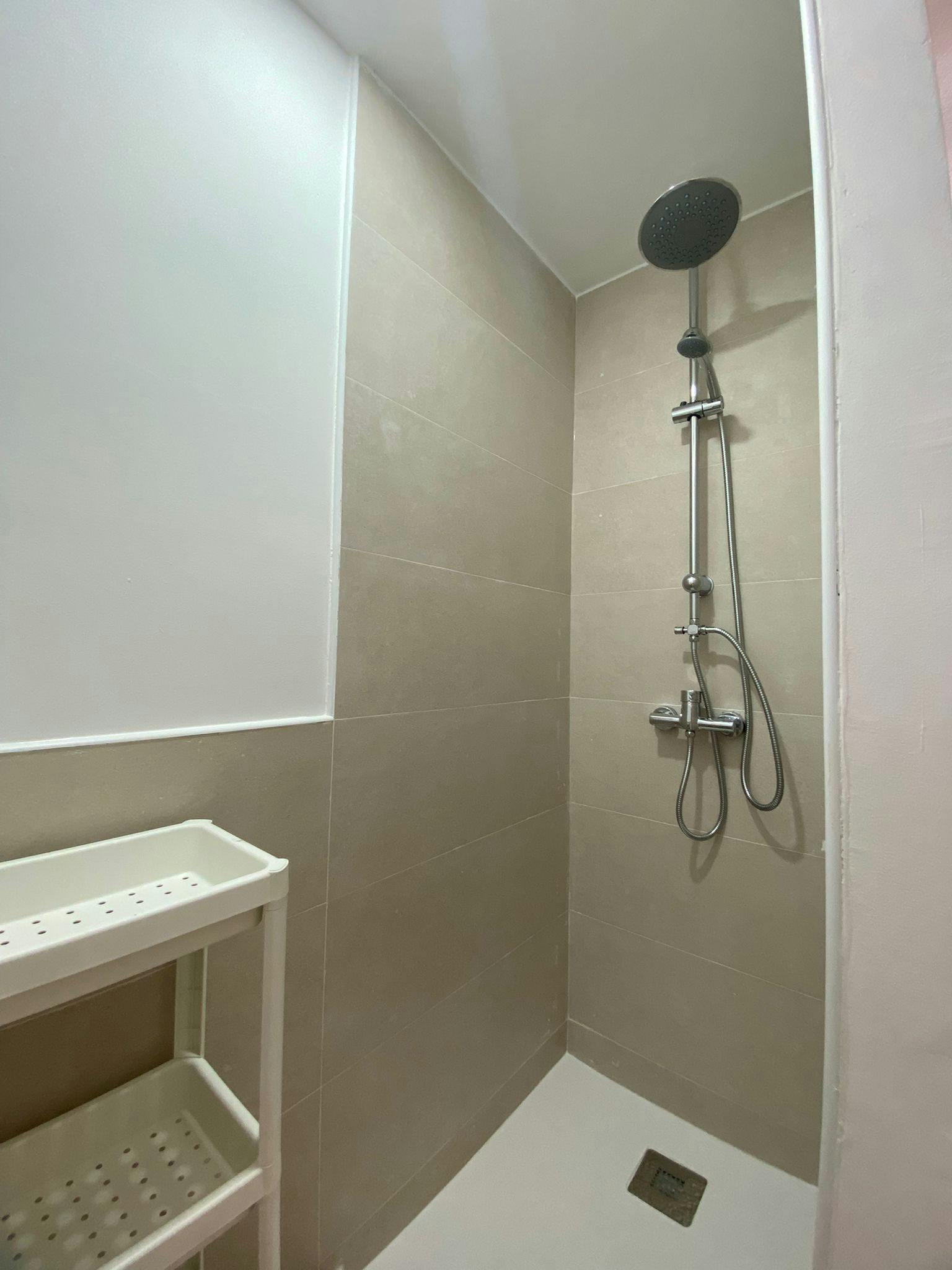 Single room Xirivella, 1 bed, 7m² — photo 9