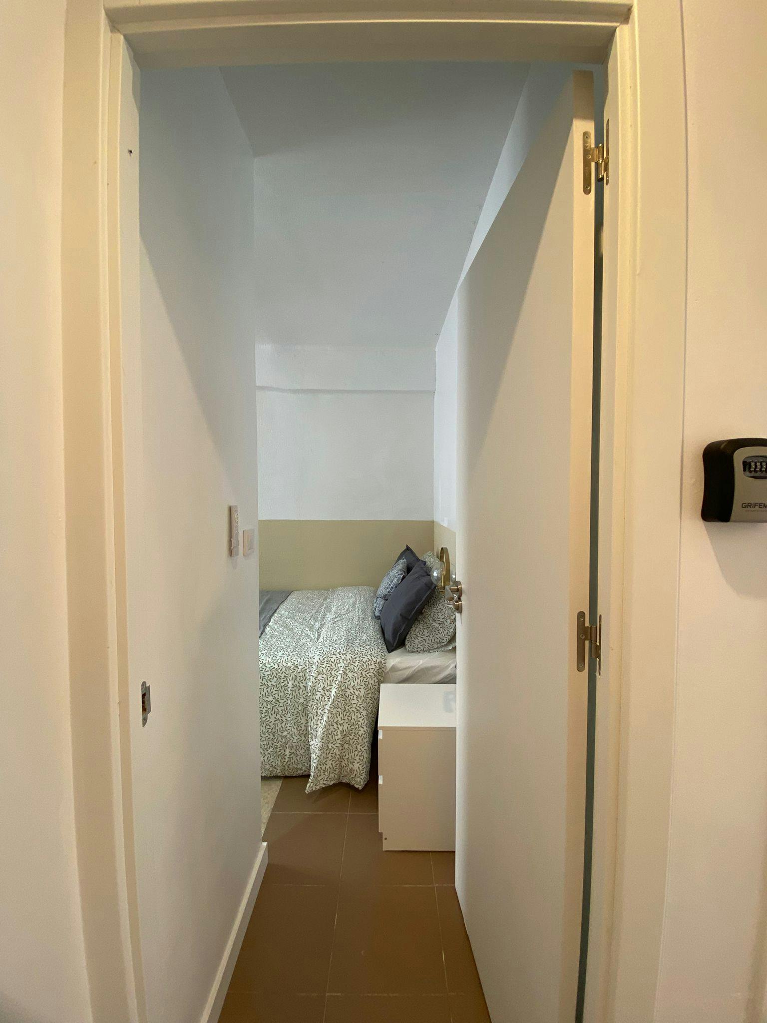Single room Xirivella, 1 bed, 7m² — photo 10