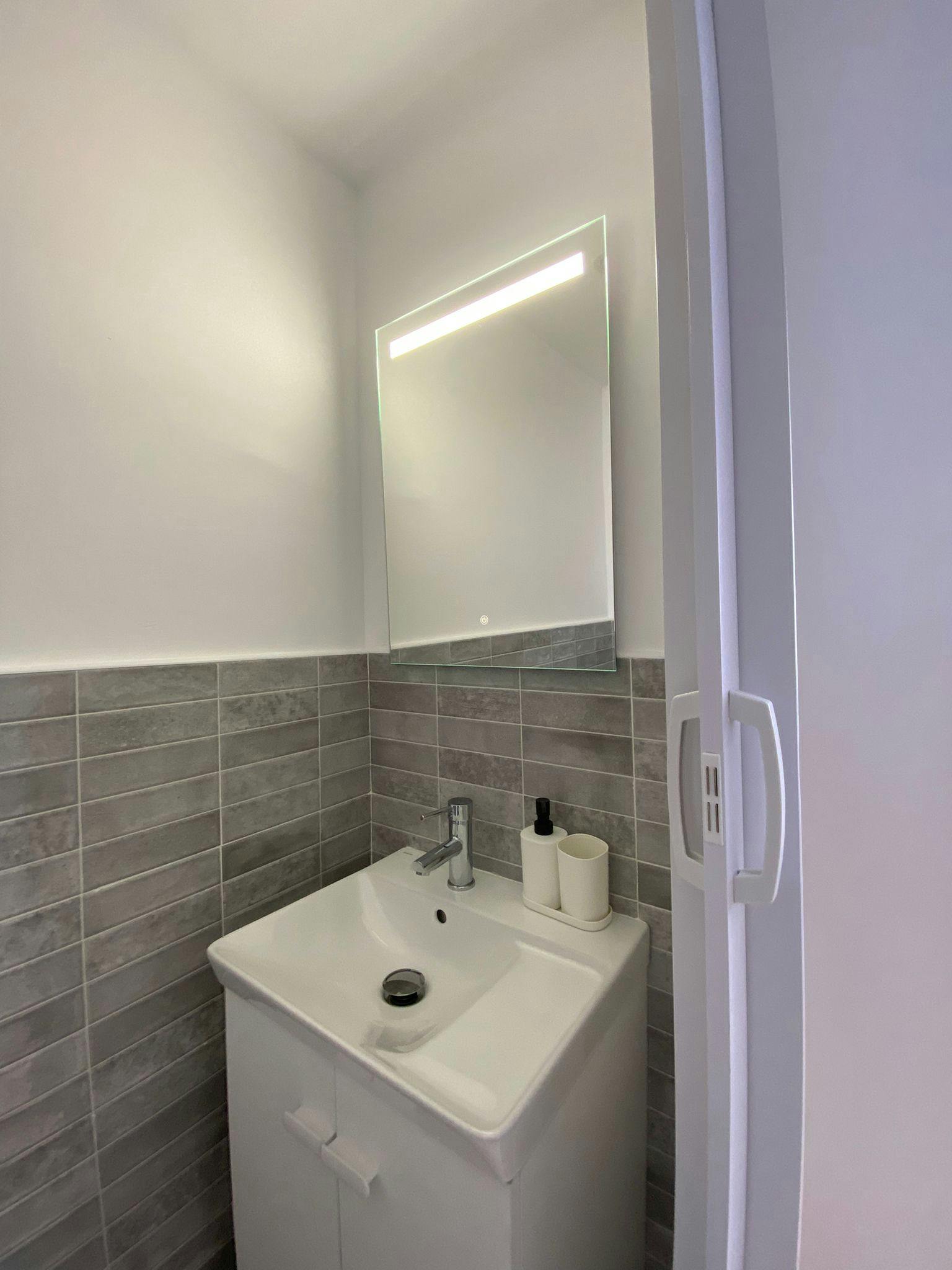 Single room Xirivella, 1 bed, 7m² — photo 1