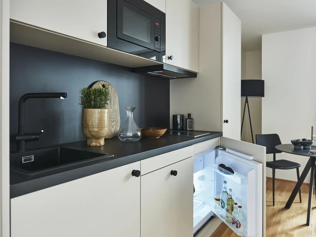 Apartament de închiriat pentru 1.699 EUR pe lună în Frankfurt am Main, Mainzer Landstraße