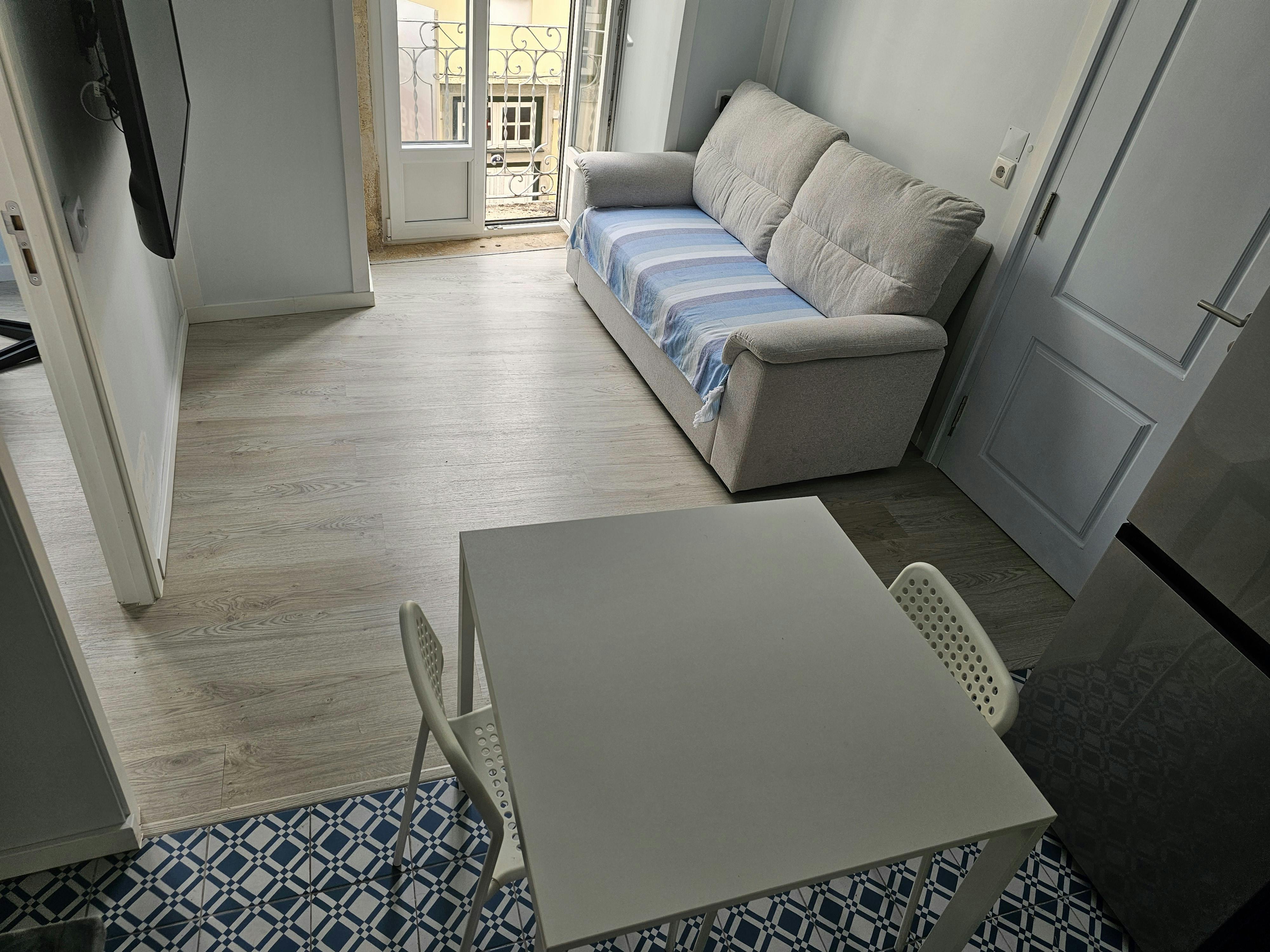 Wohnung zu mieten für 1.100 € pro Monat in Lisbon, Beco Surradores