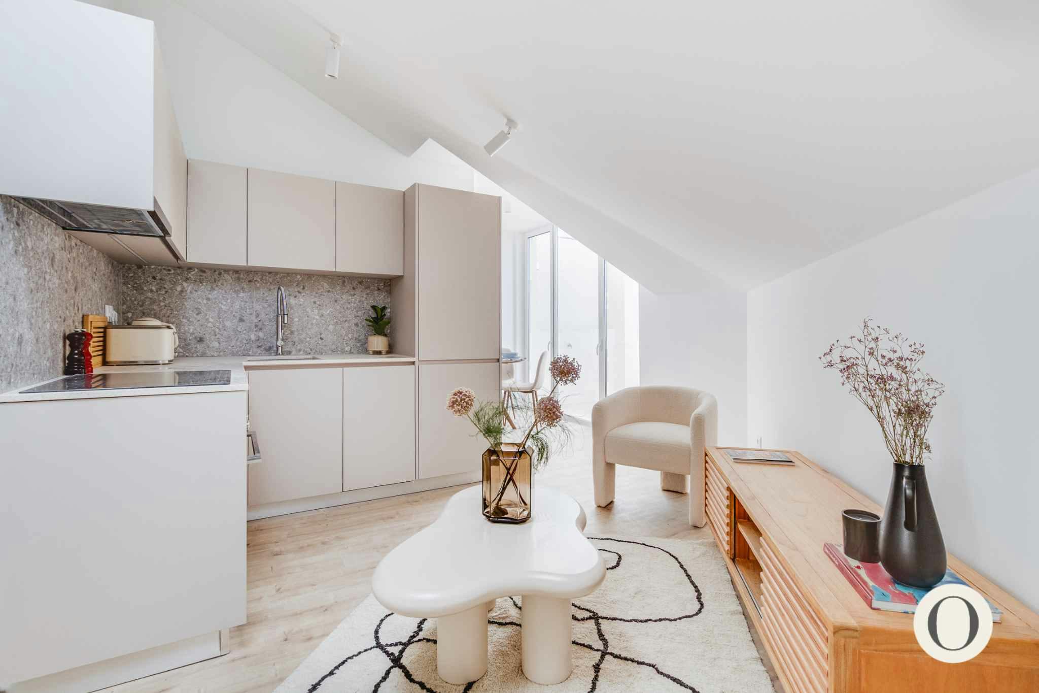 Apartment for rent for €1,620 per month in Lisbon, Calçada dos Barbadinhos