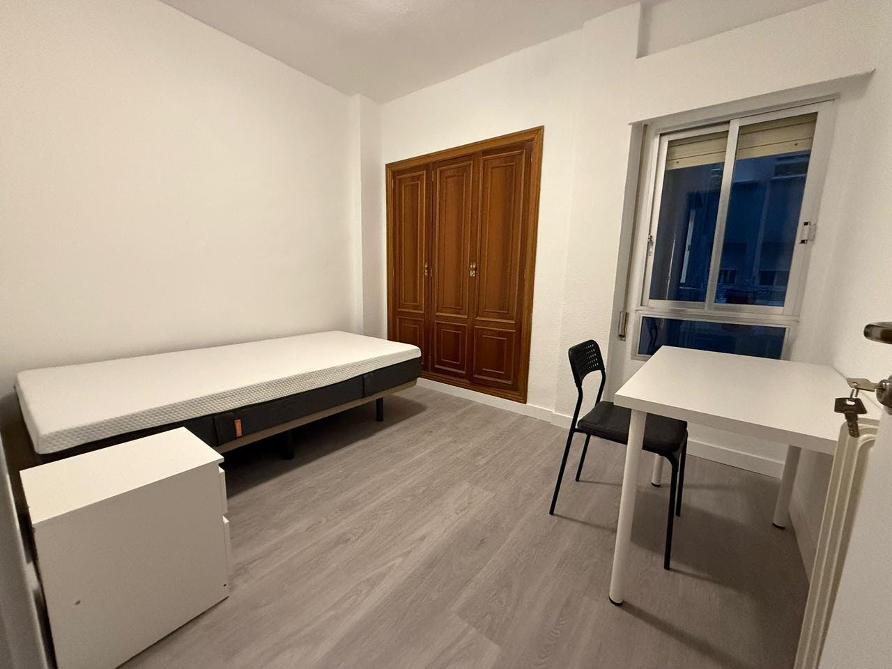 Single room Madrid, 1 bed, 8m² — photo 3