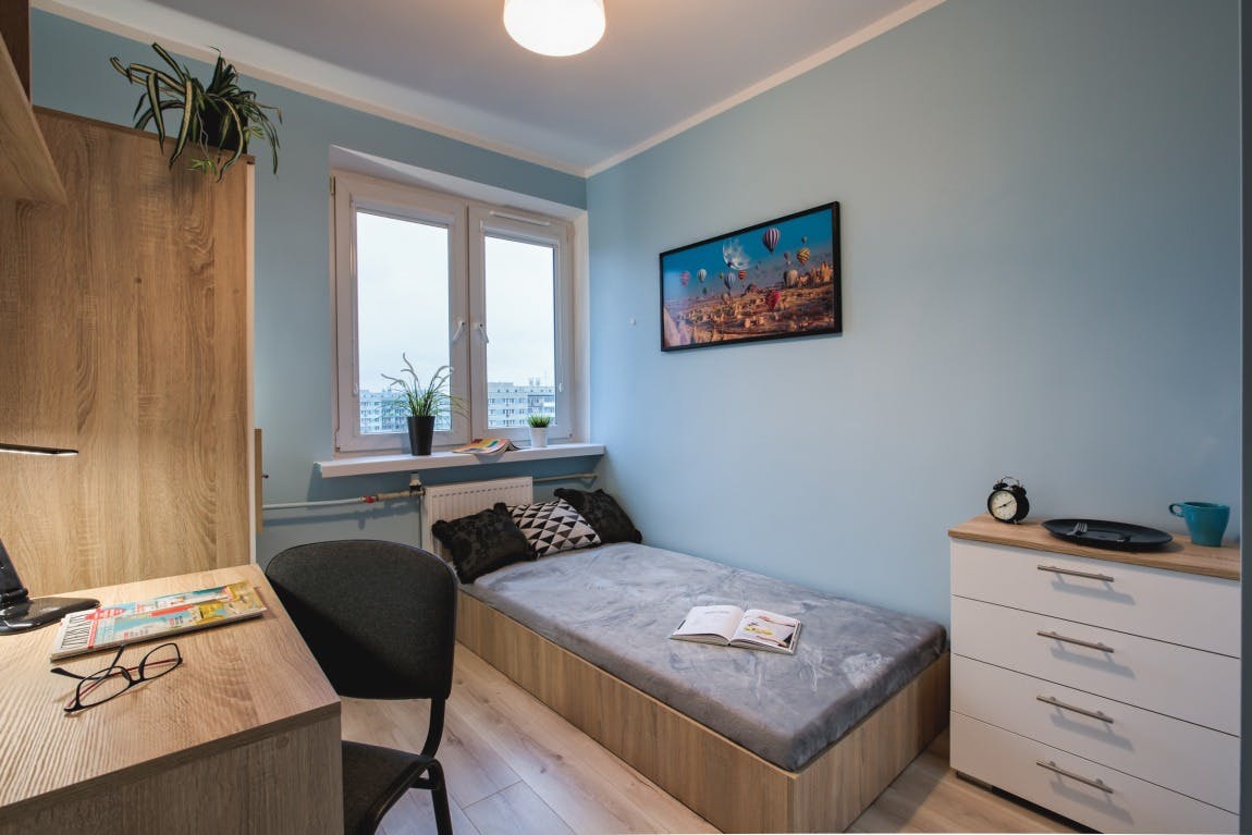 Marsylska, Warsaw preview