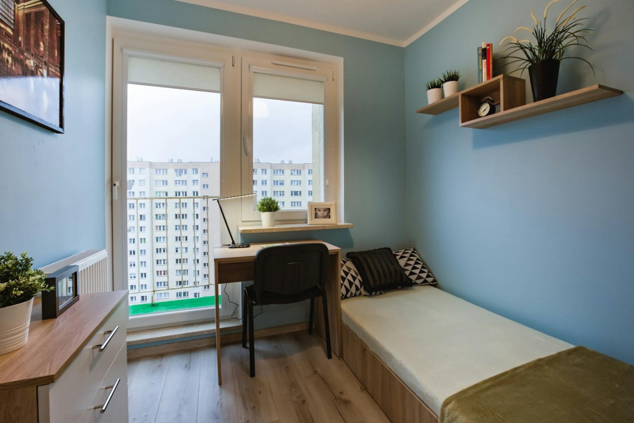 Marsylska, Warsaw preview