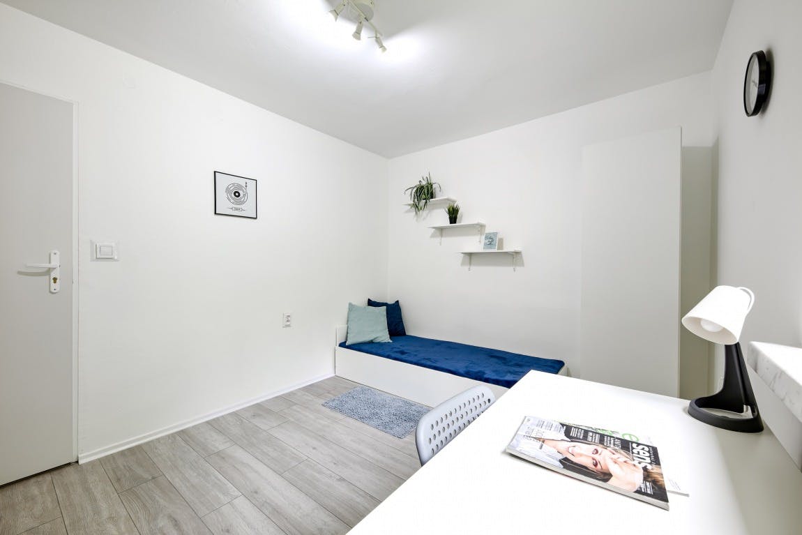 Miła, Warsaw preview