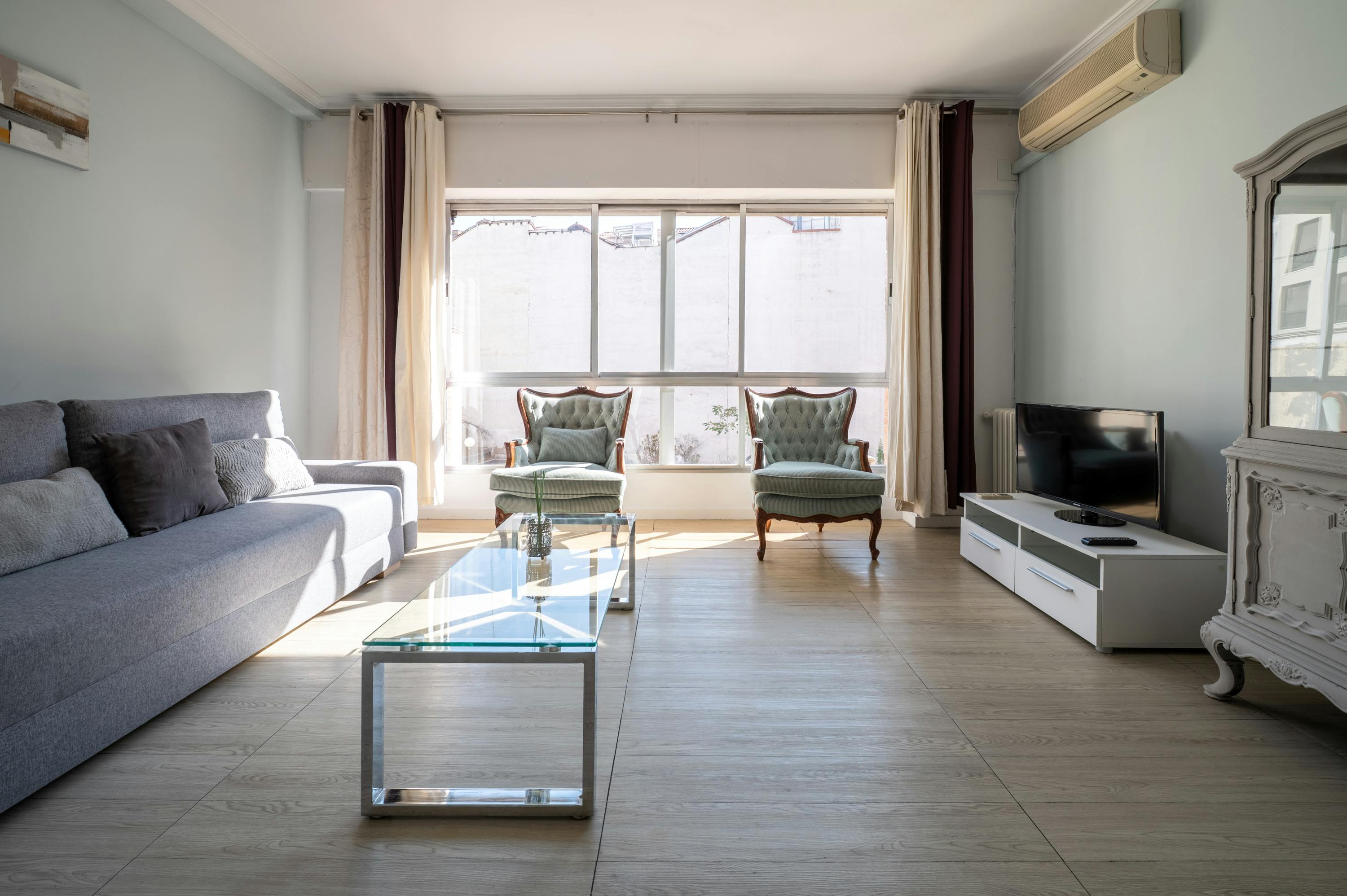 Apartment for rent for €1,900 per month in Madrid, Calle de los Dos Amigos