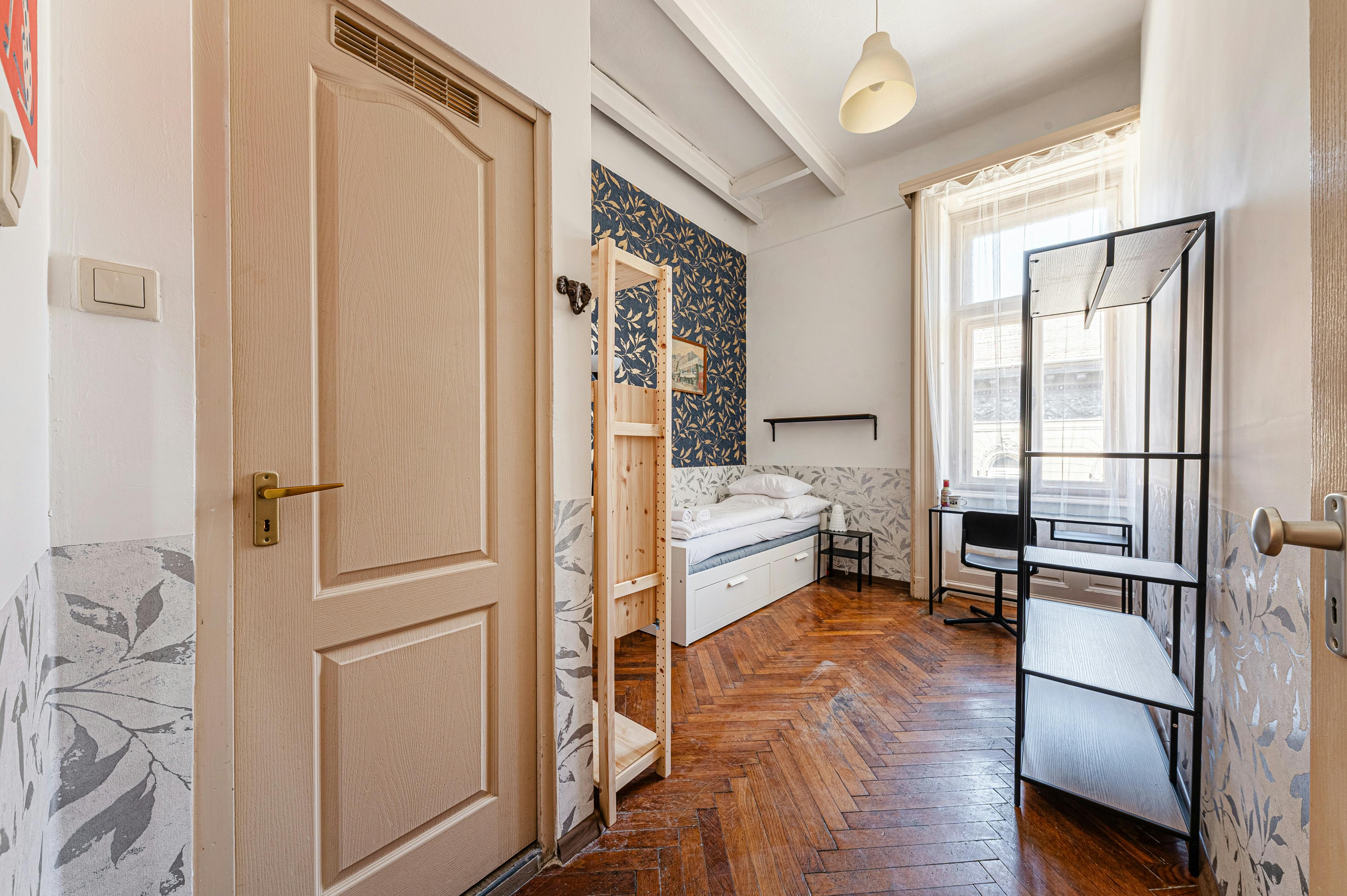 Private room for rent for HUF 178,609 per month in Budapest, Dohány utca