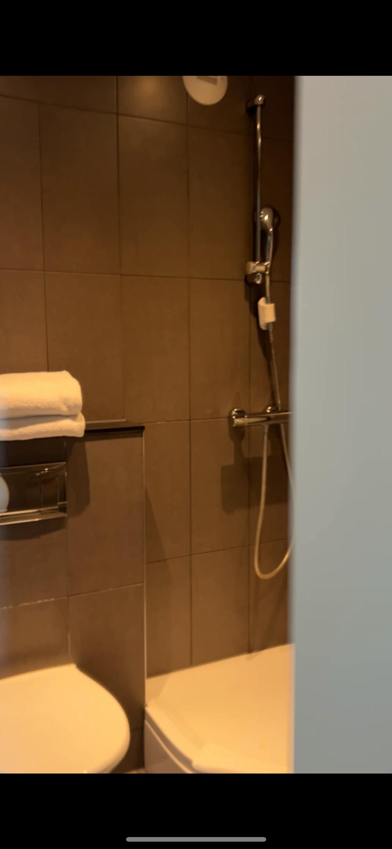 Kamer aan van de Sande Bakhuijzenstraat, Amsterdam