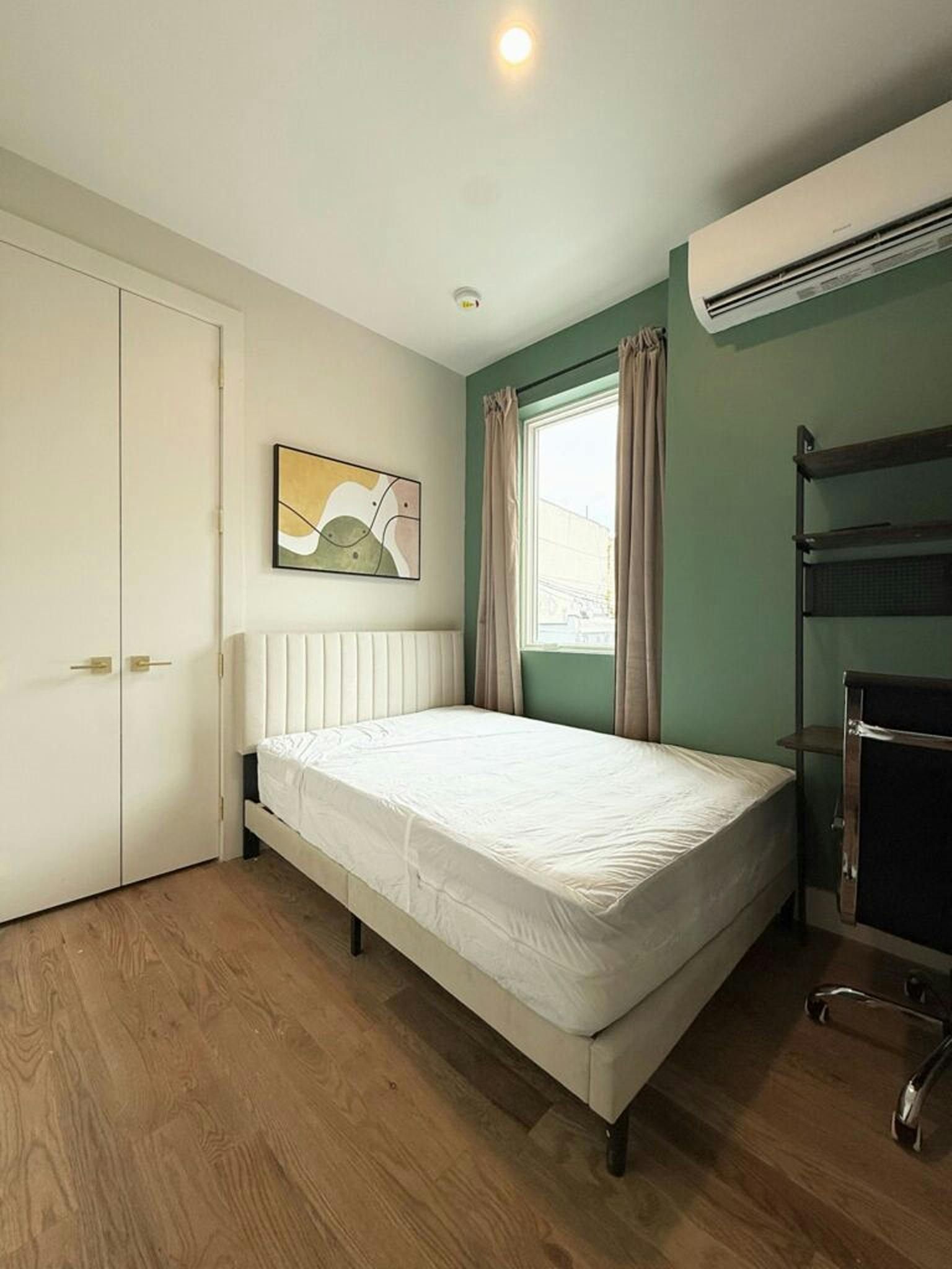 Kent Avenue, Kings County,  preview