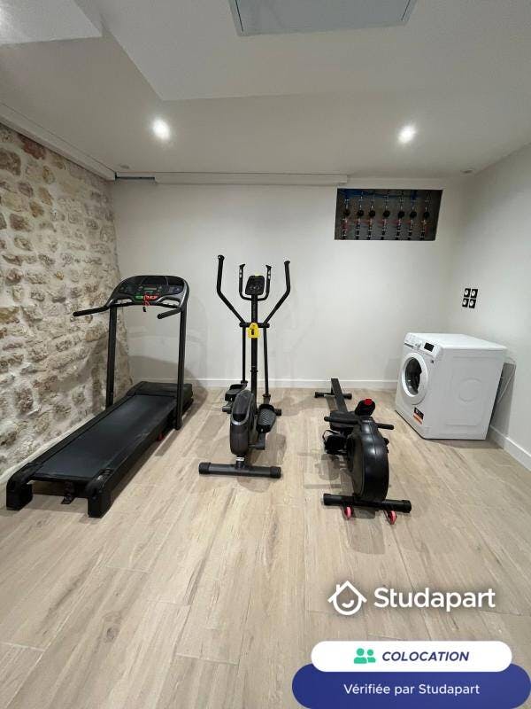 Private room for rent on Rue de Saintes, Angoulême