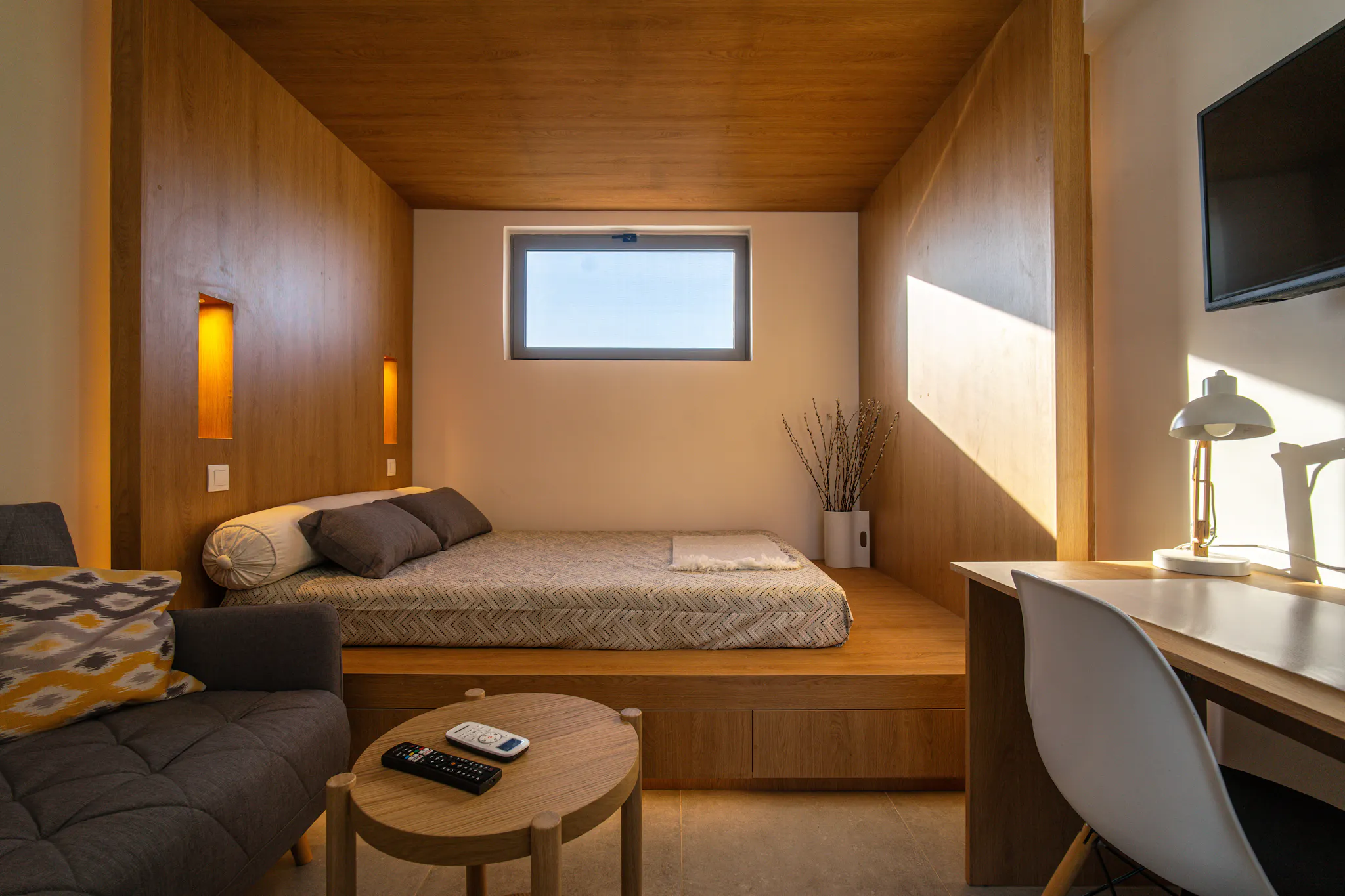 Amfitritis, Zográfos preview