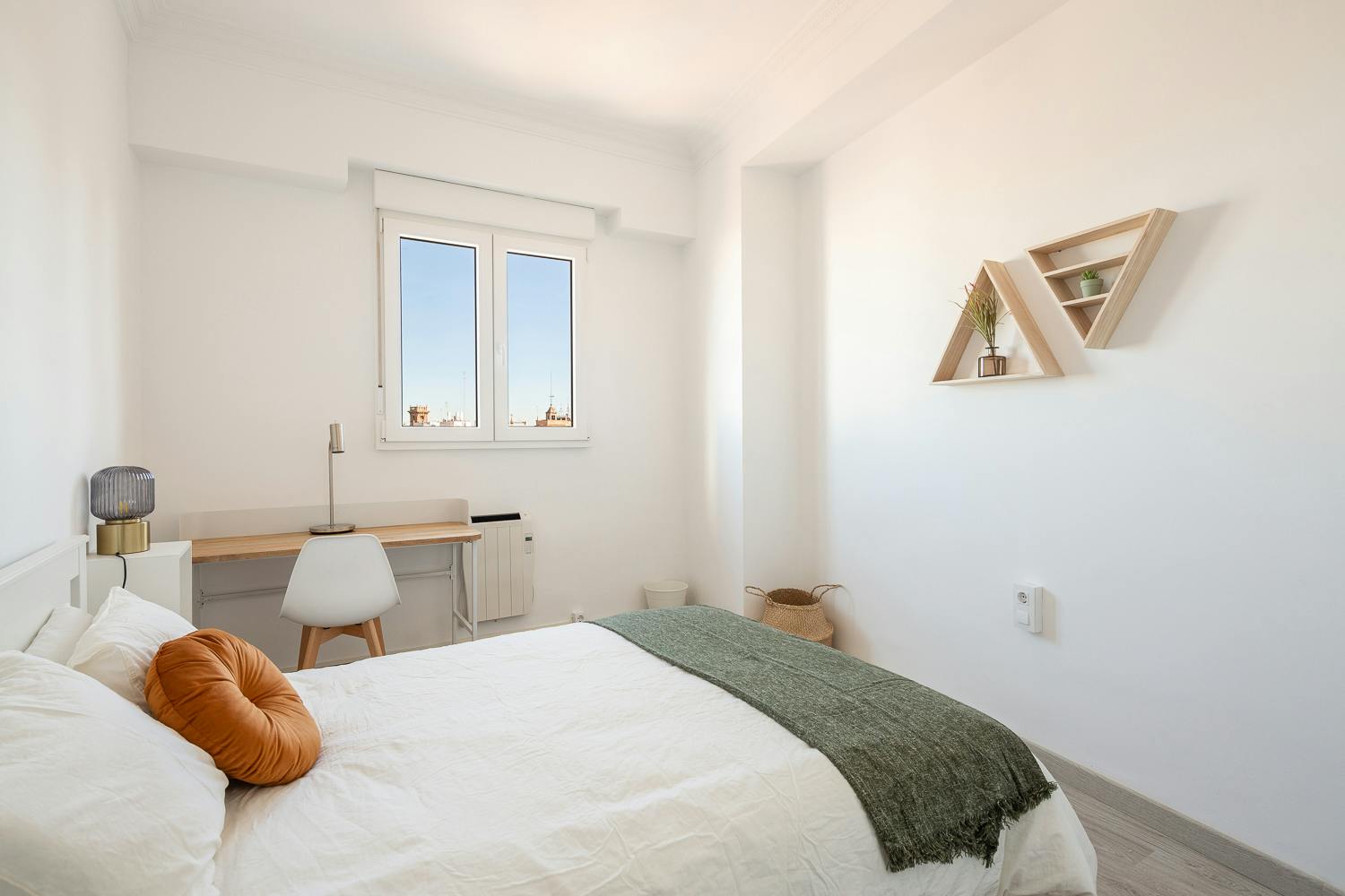 Single room Valencia, 1 bed, 9m² — photo 4