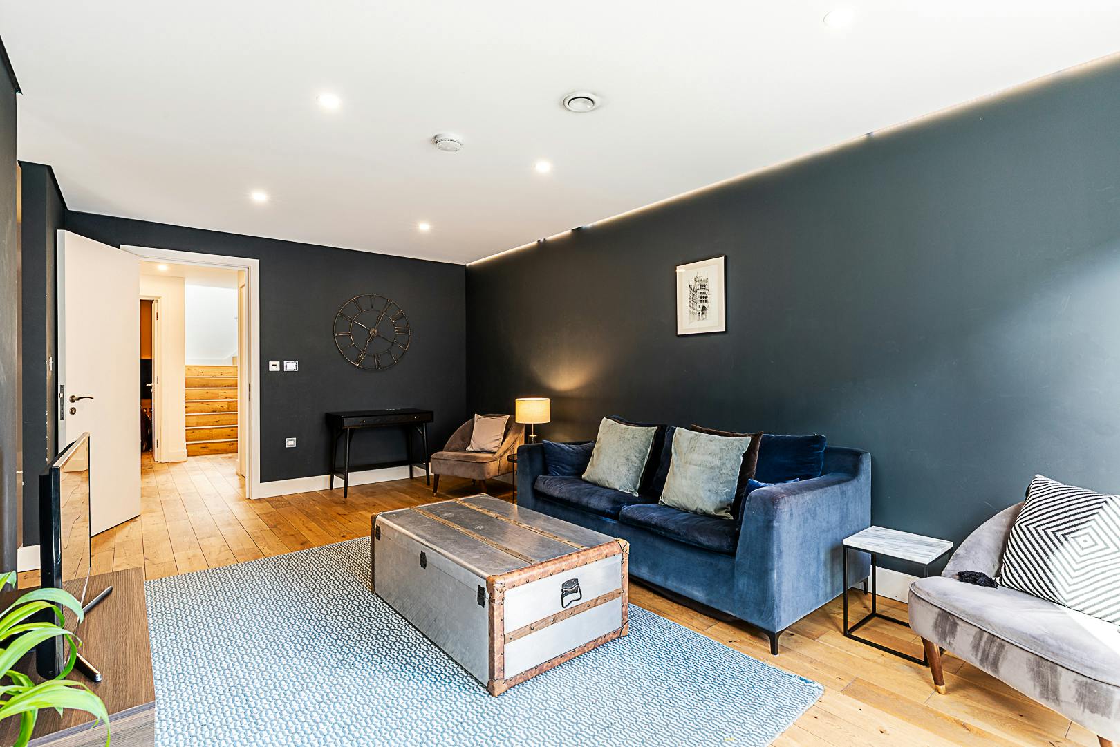 Apartment for rent for £6,163 per month in London, Northdown Street