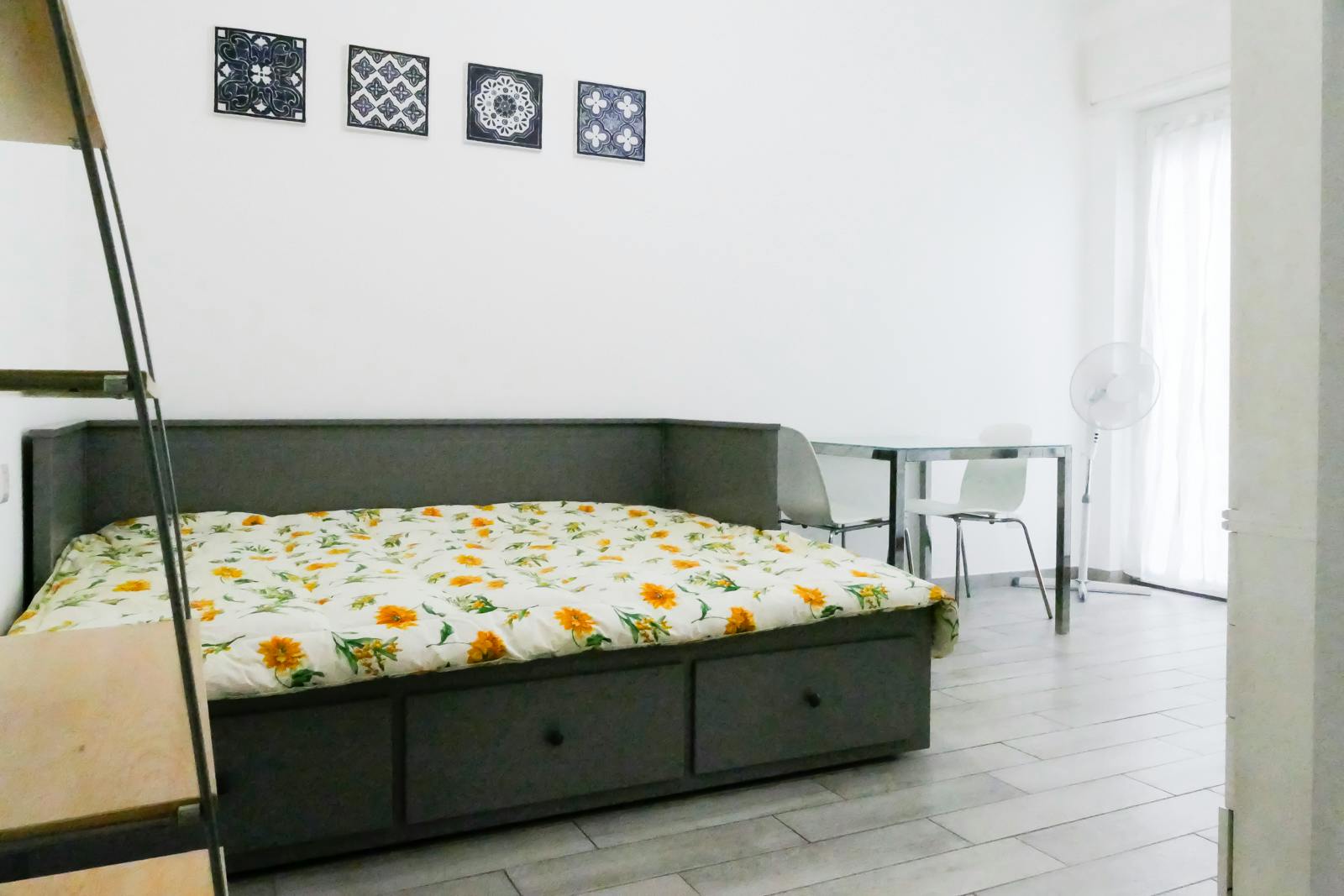 Studio for rent for €1,600 per month in Milan, Via Monte San Genesio