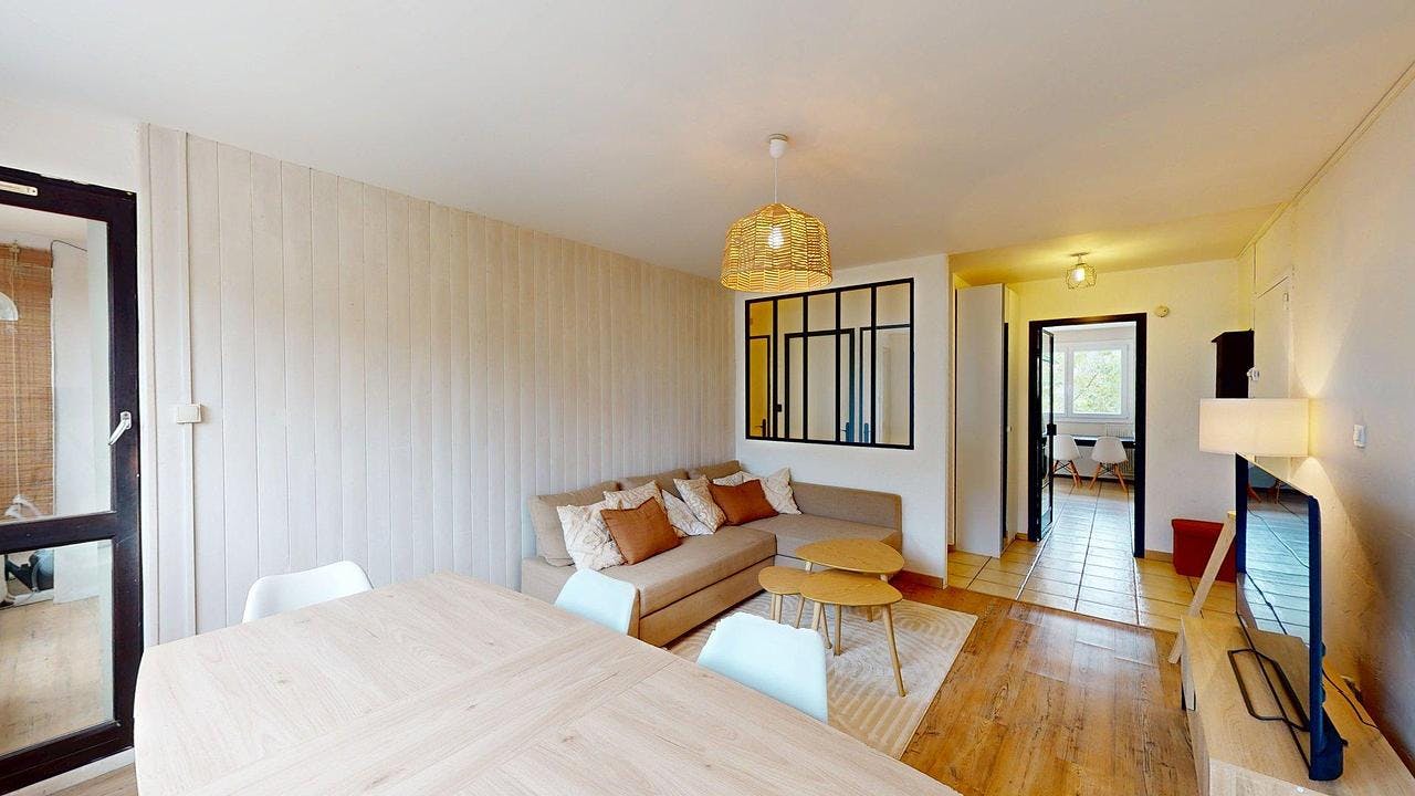 Private room for rent for €390 per month in Échirolles, Place Beaumarchais