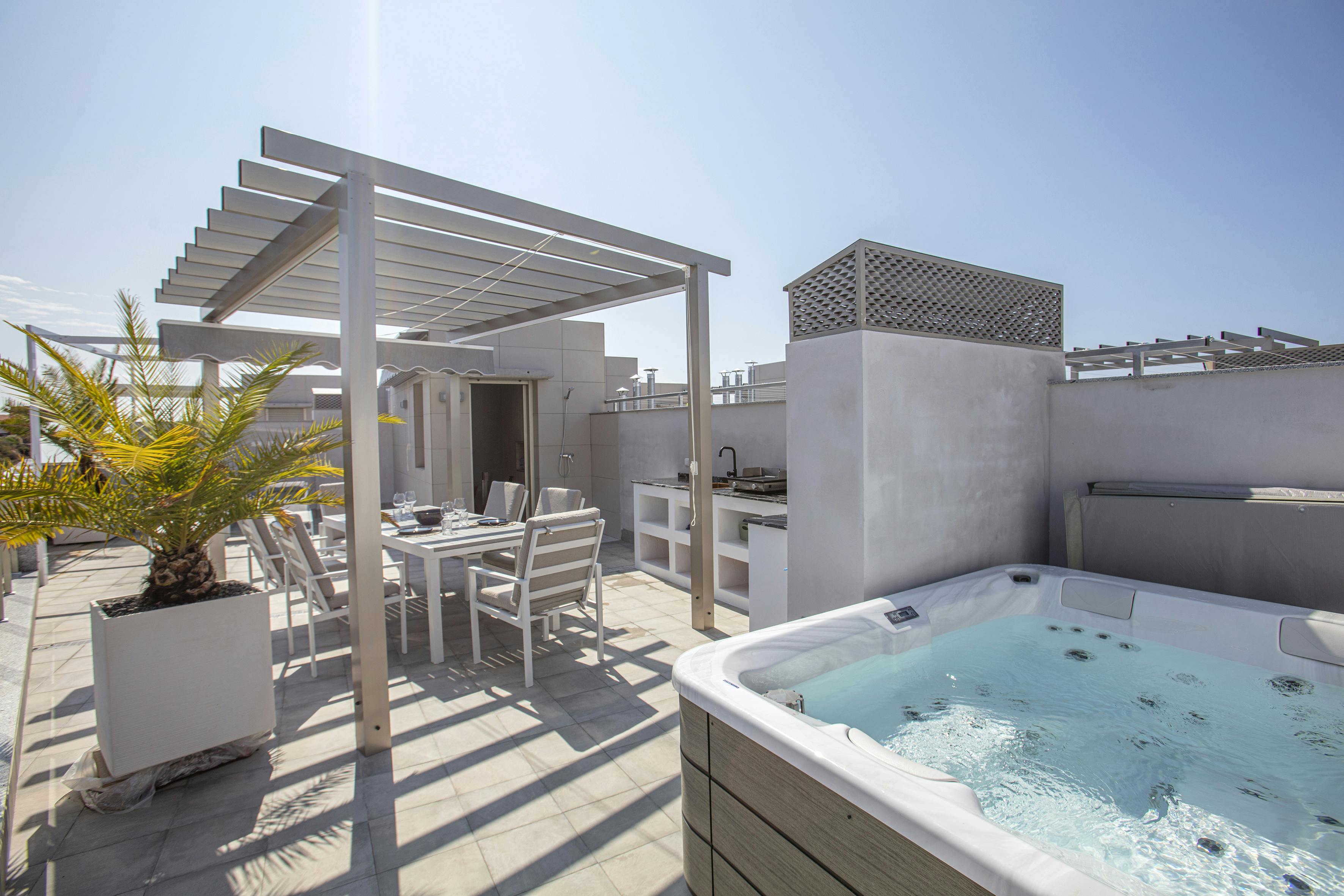 Apartment for rent for €1,950 per month in Bolnuevo, Calle Torre de los Caballos