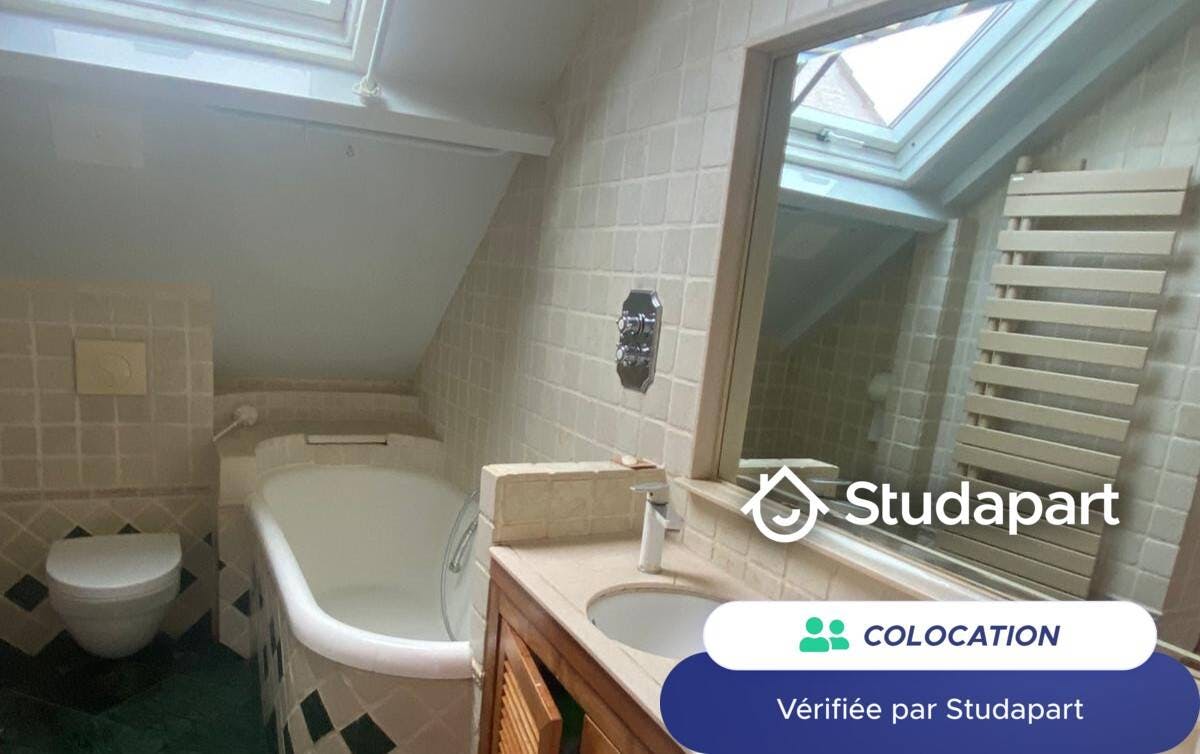 Private room for rent for €468 per month in Noisy-le-Grand, Avenue du Commerce