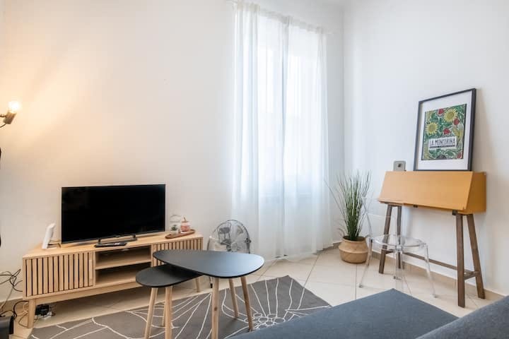 Apartment for rent for €1,350 per month in Florence, Via Vittorio Emanuele II