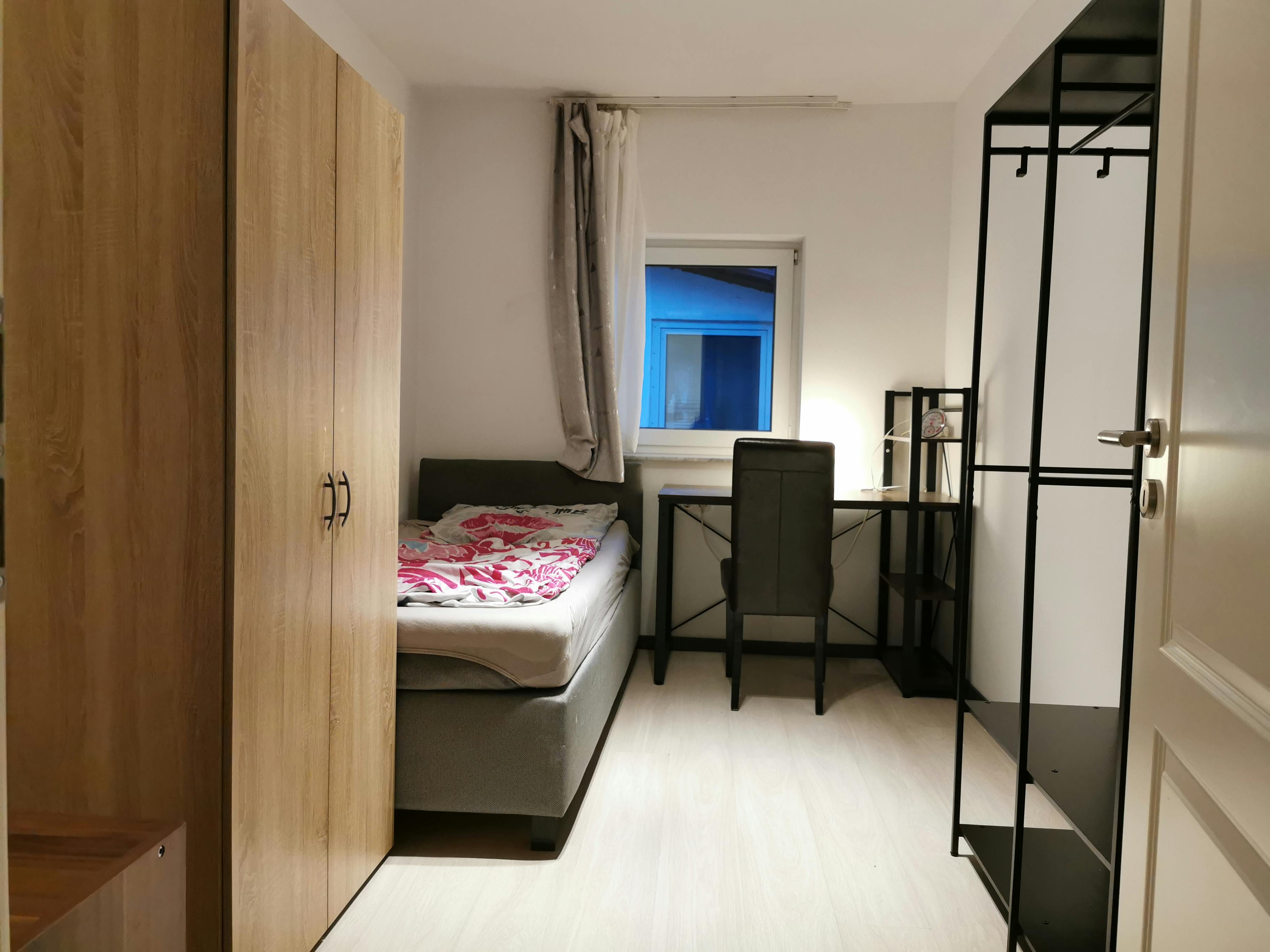 Quarto privado para alugar por € 750 por mês em Köln, Ebereschenweg