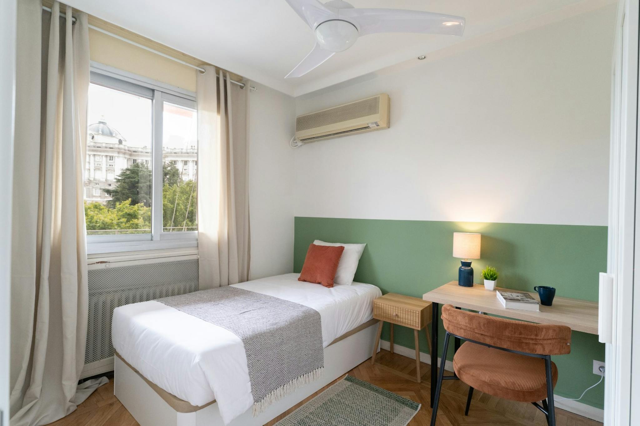 Cuesta de San Vicente, Madrid preview