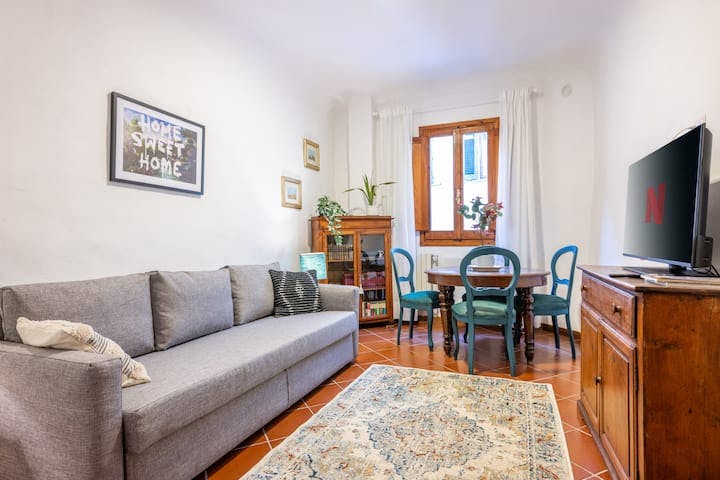 Appartement te huur voor € 1.100 per maand in Florence, Costa dei Magnoli